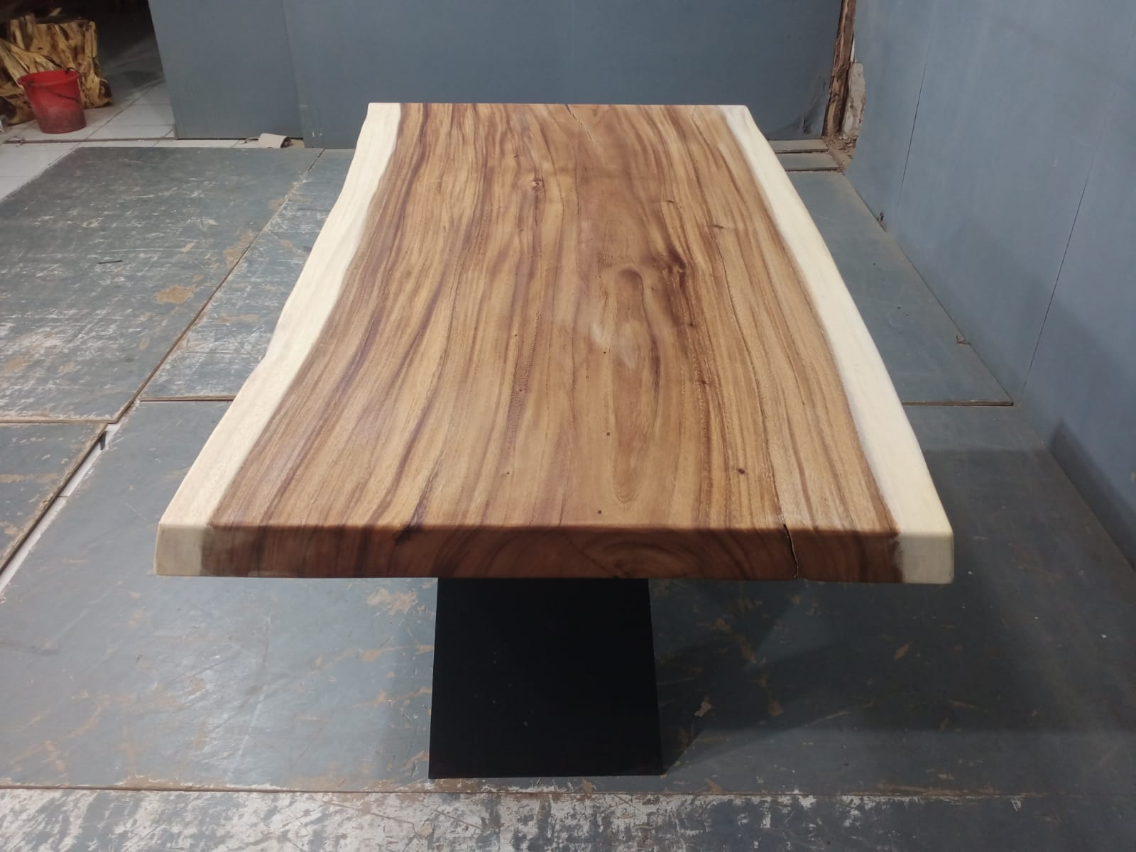 Live Edge Tables