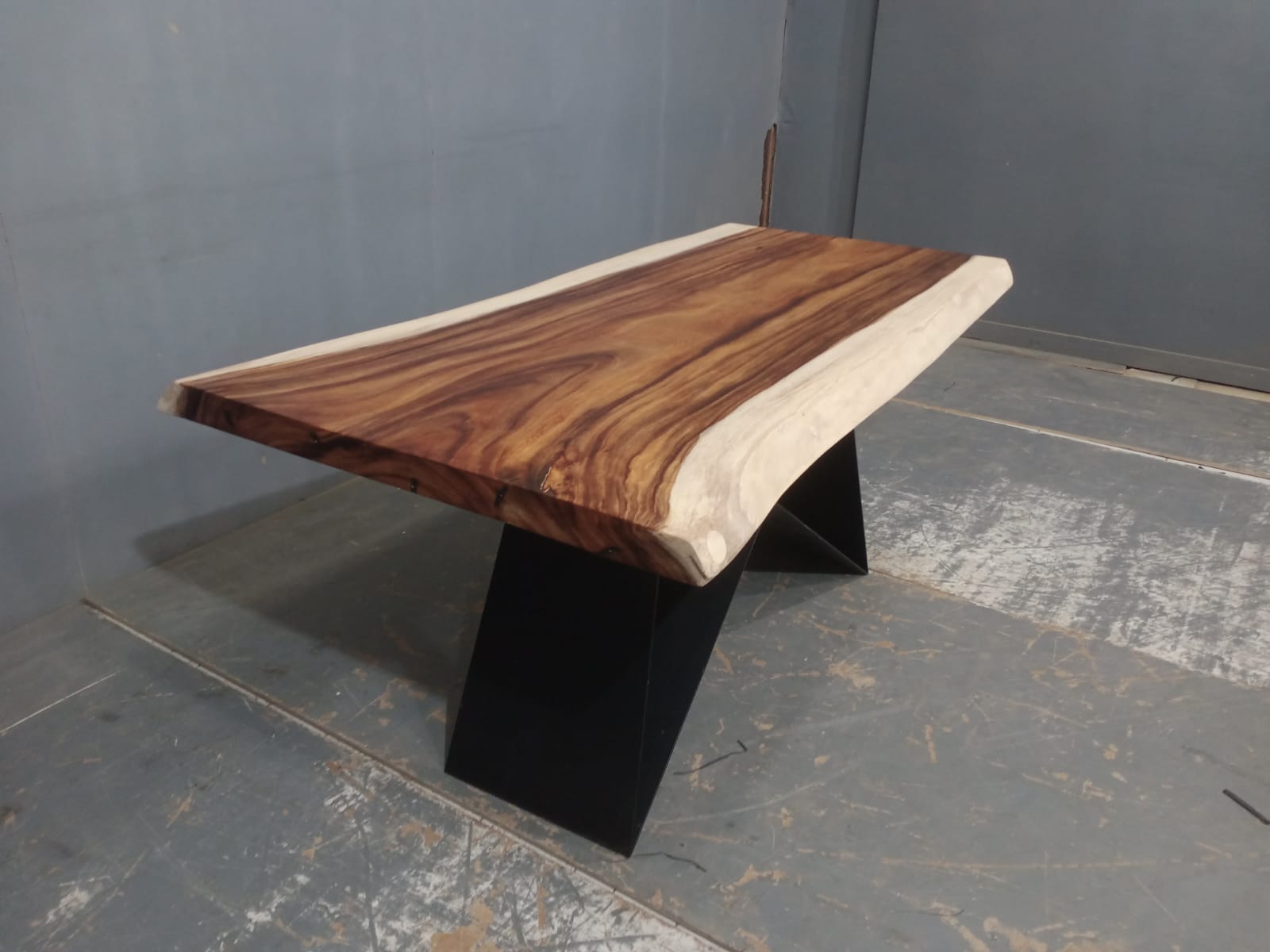 Live Edge Tables