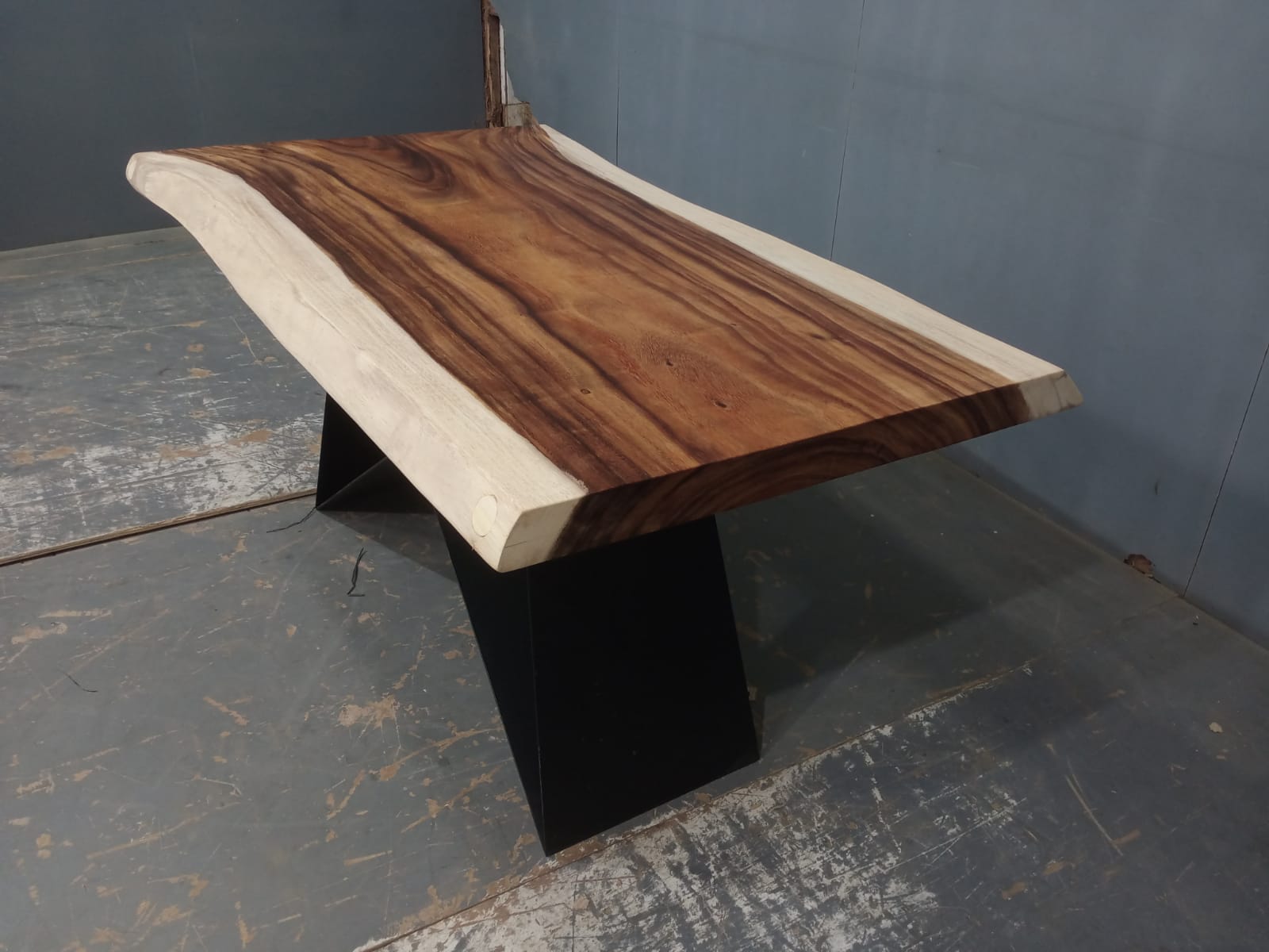 Live Edge Tables