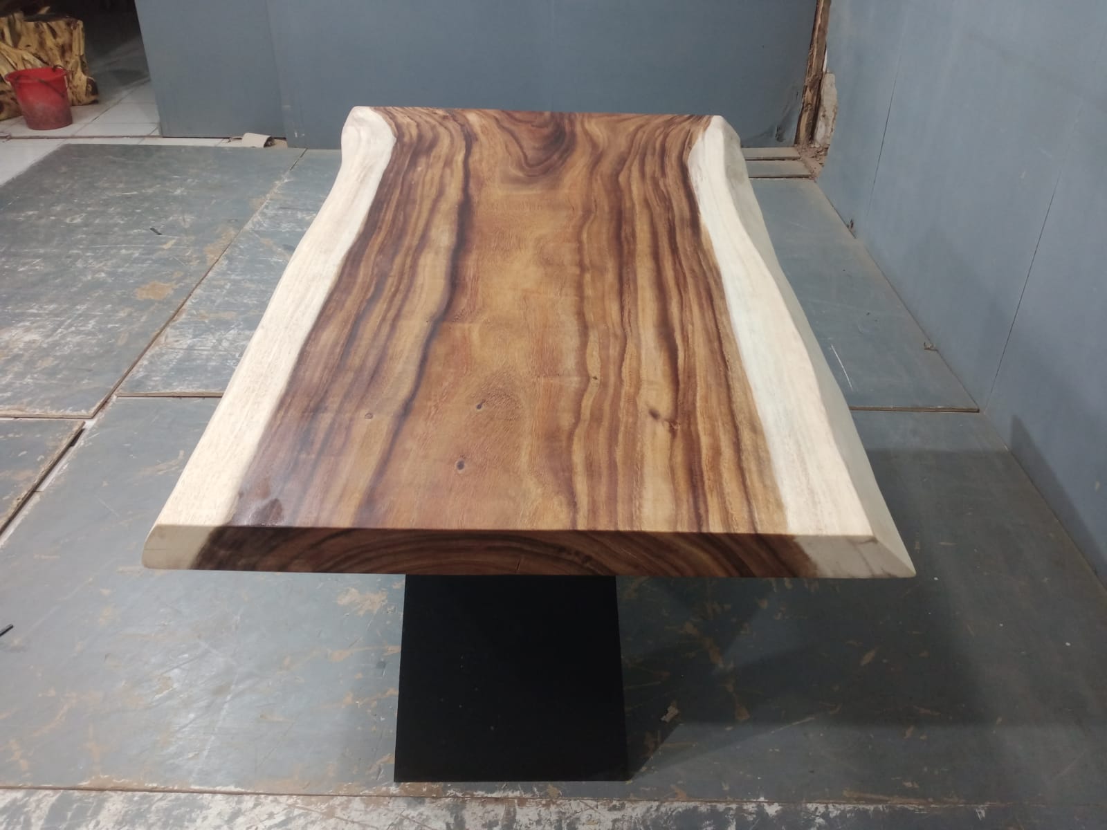 Live Edge Tables