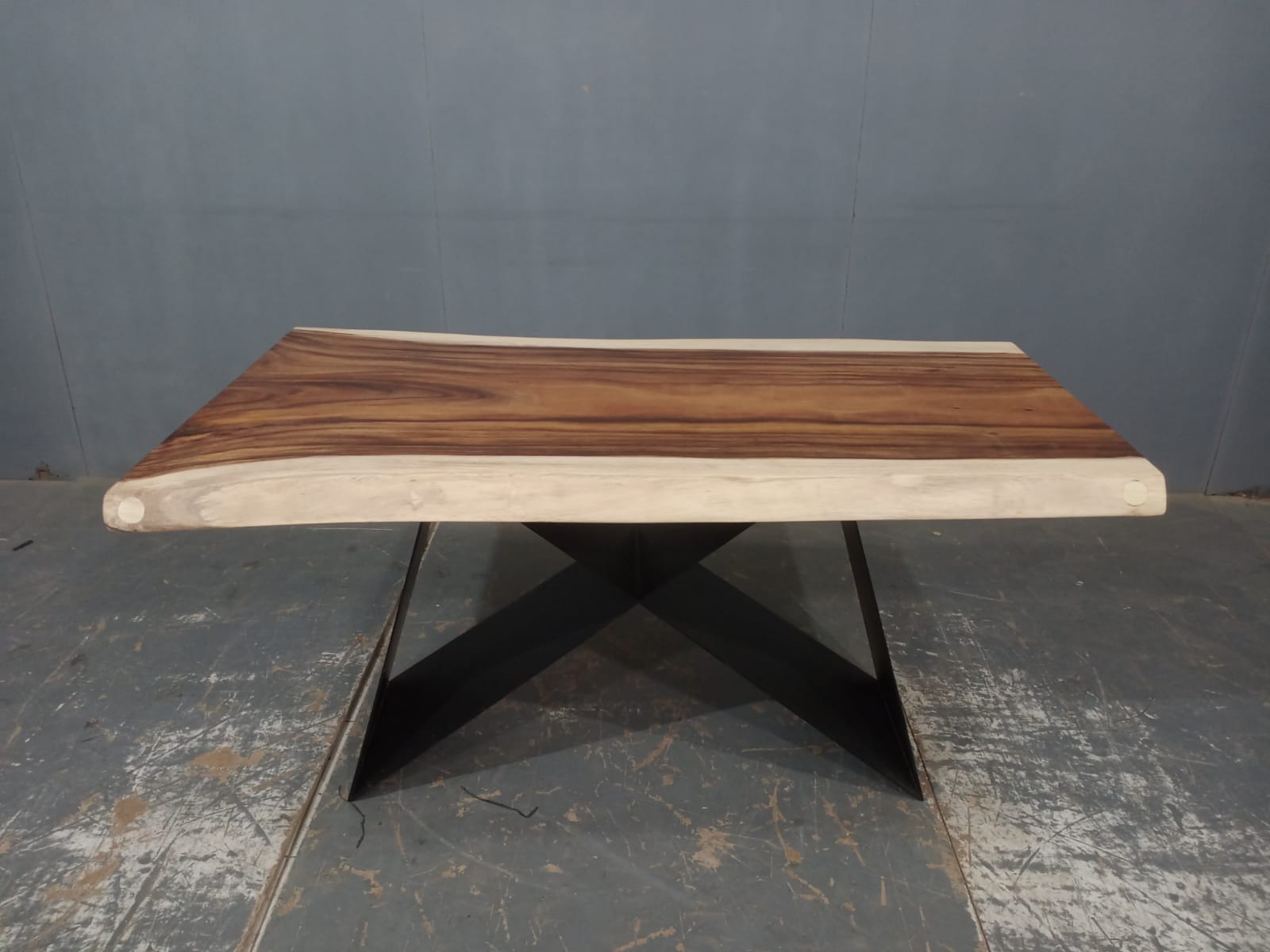 LIVE EDGE TABLES