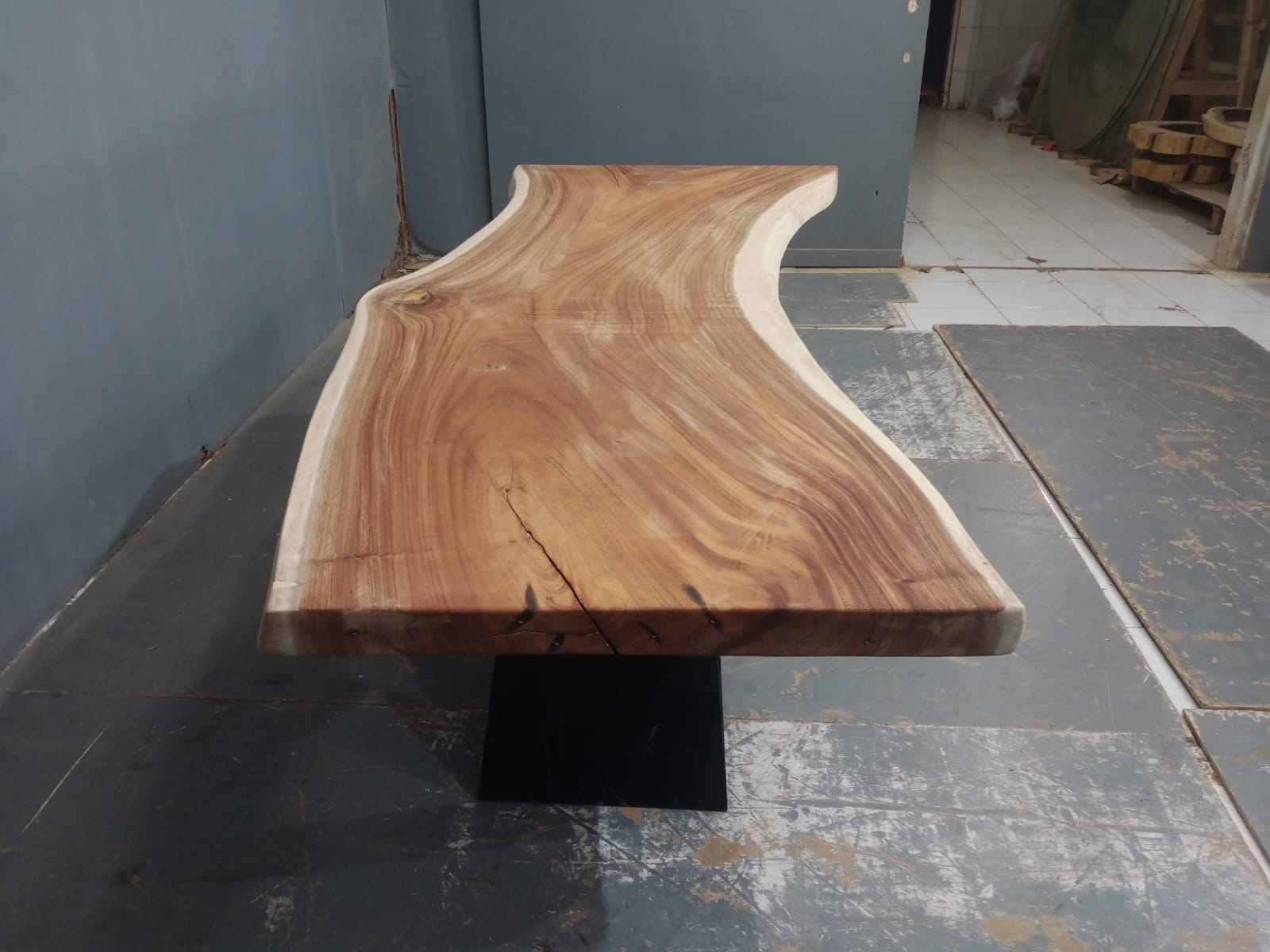 Live Edge Tables