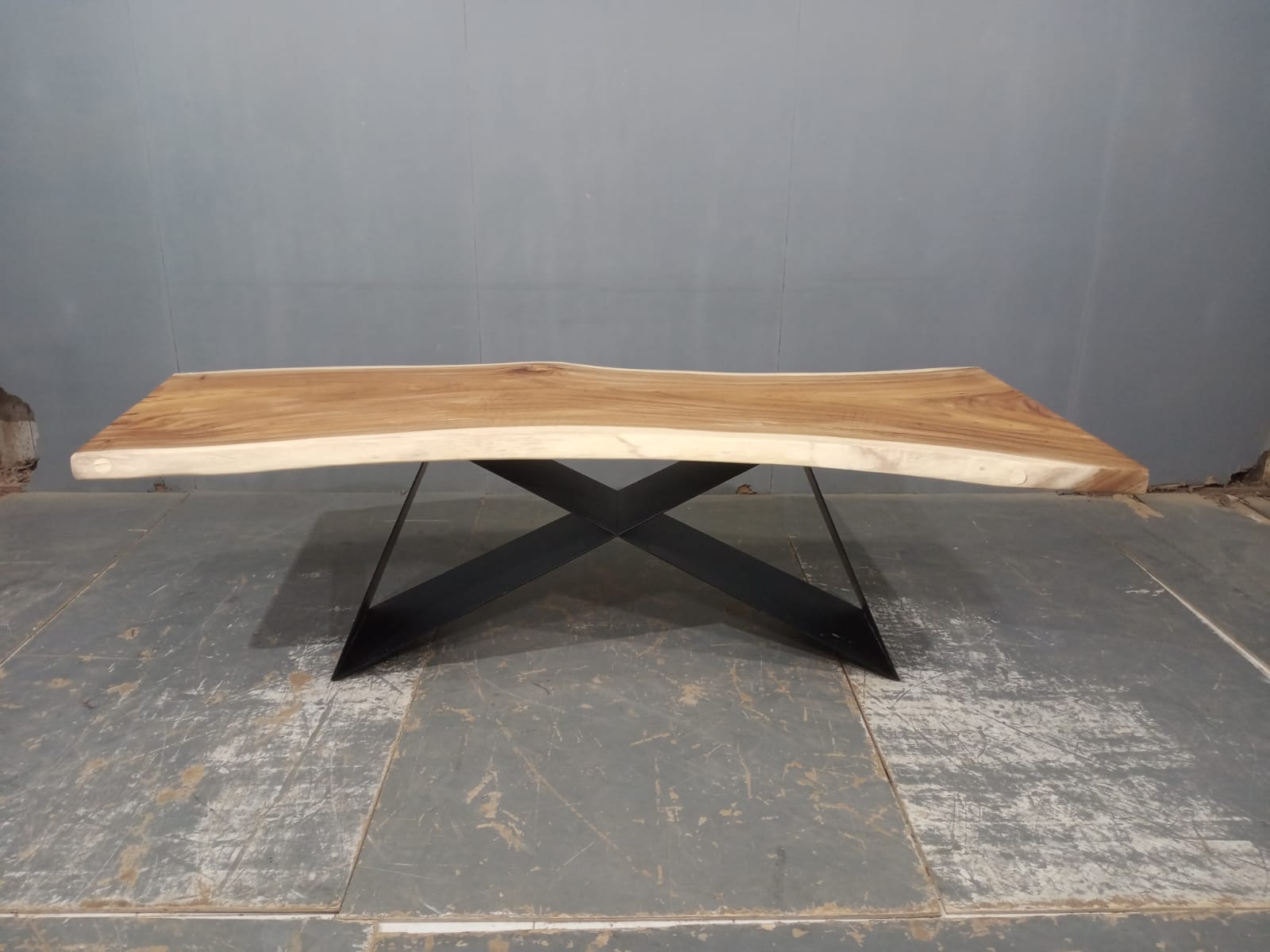 LIVE EDGE TABLES