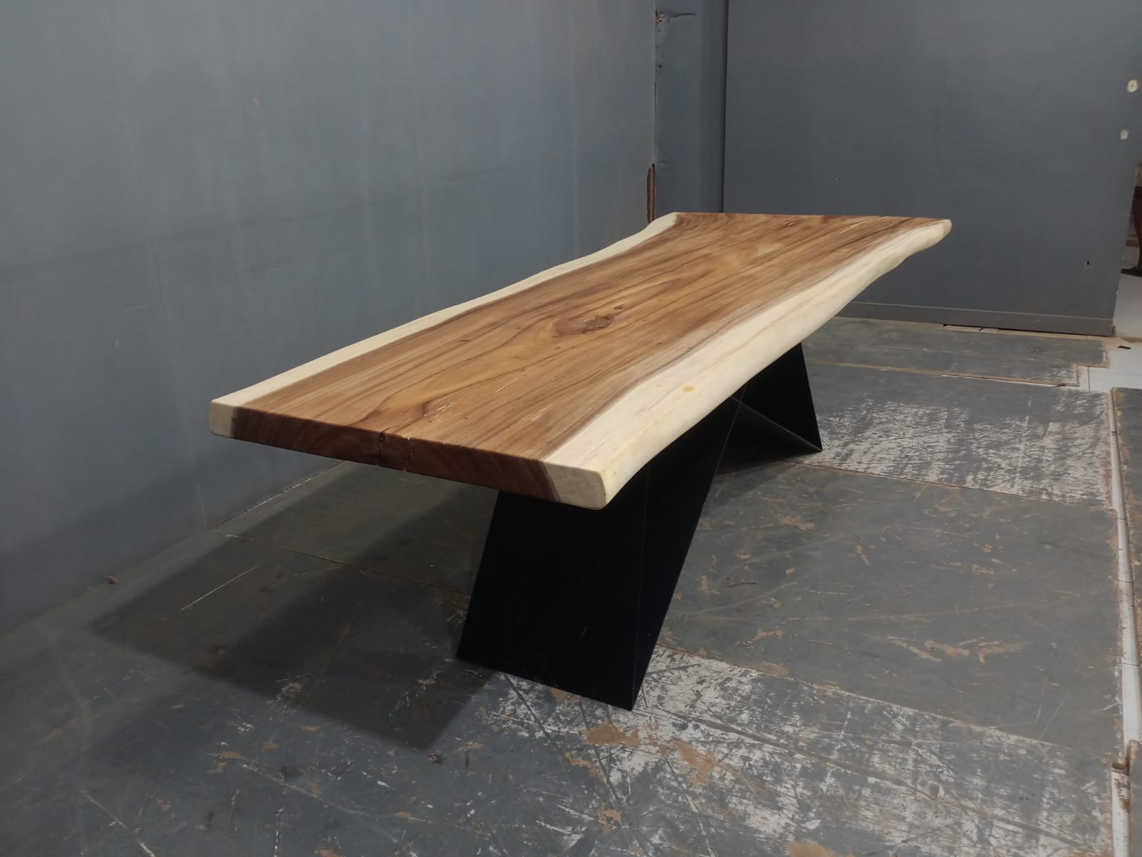 Live Edge Tables