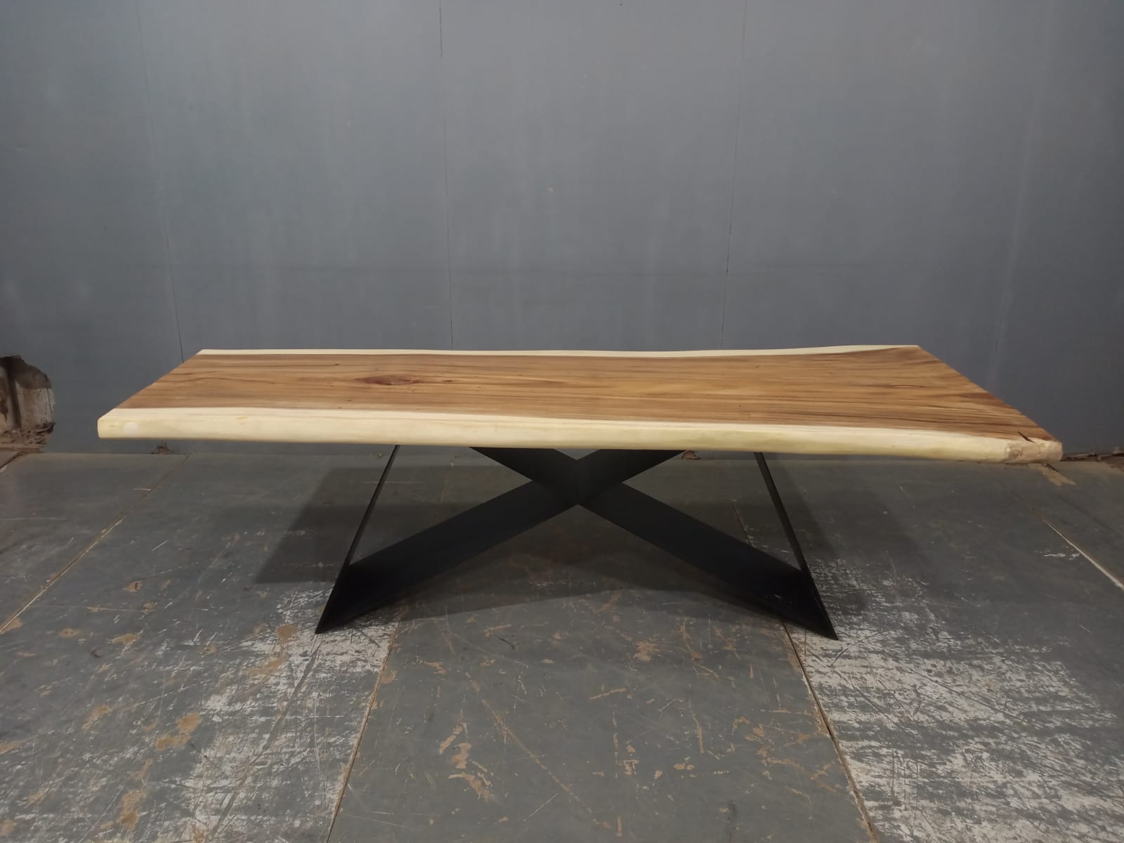 LIVE EDGE TABLES