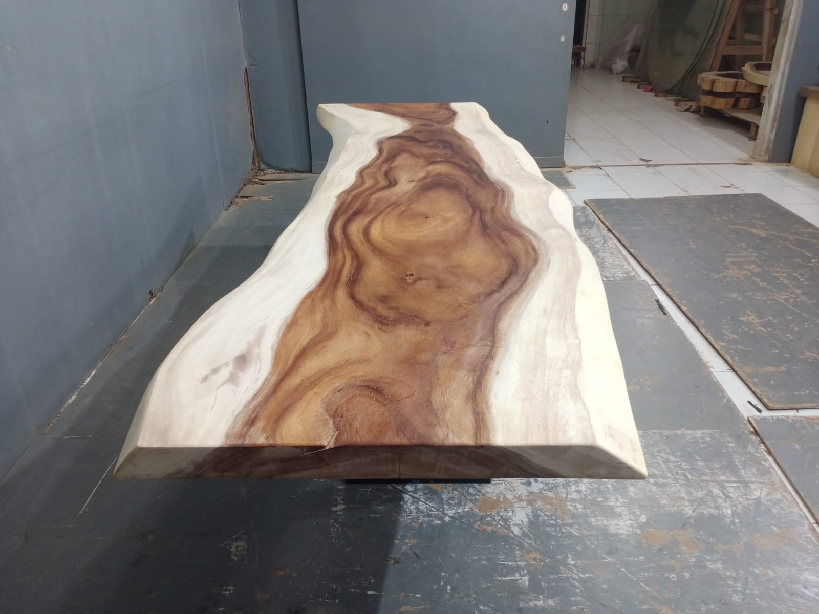 Live Edge Tables