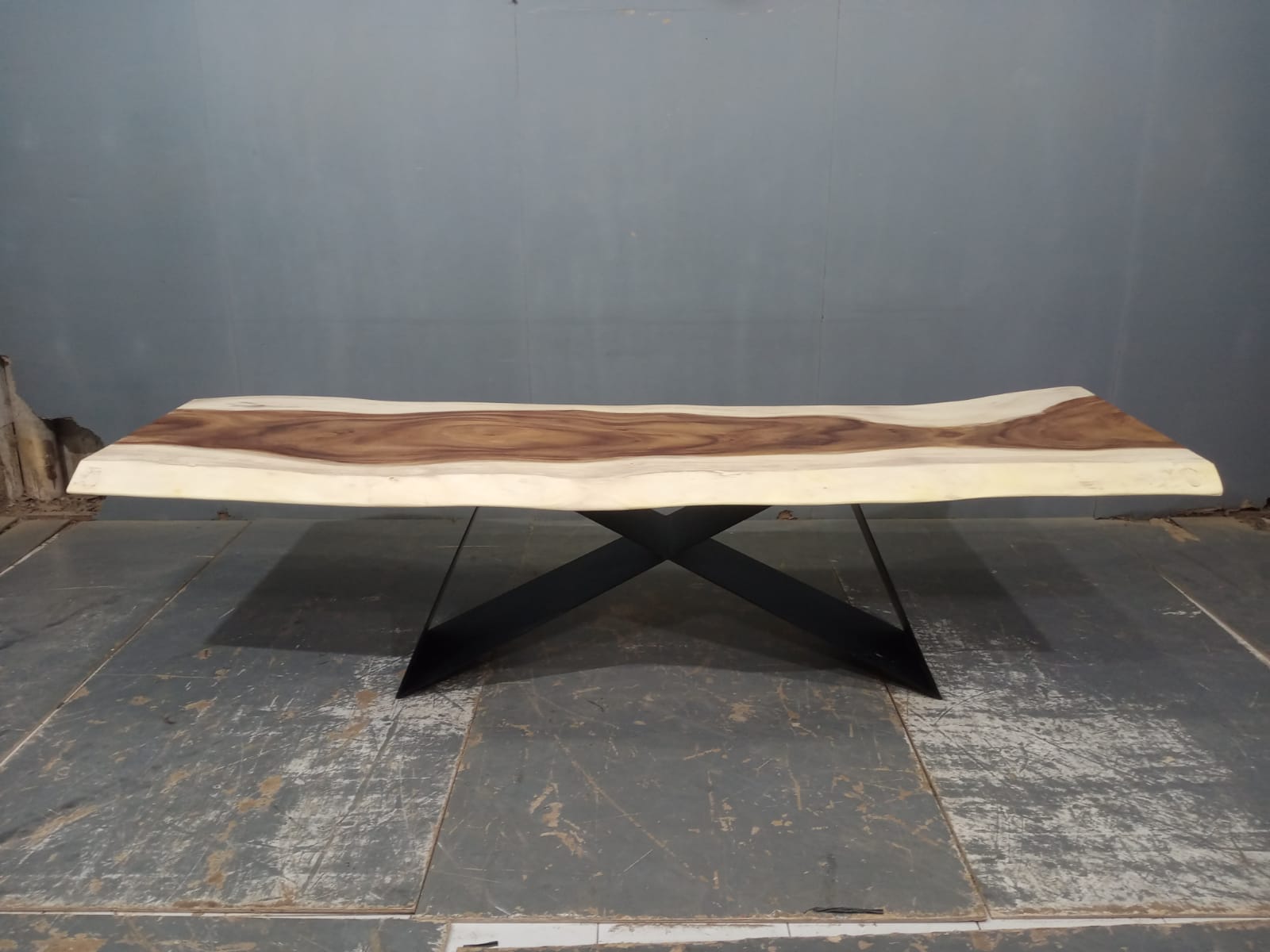 LIVE EDGE TABLES