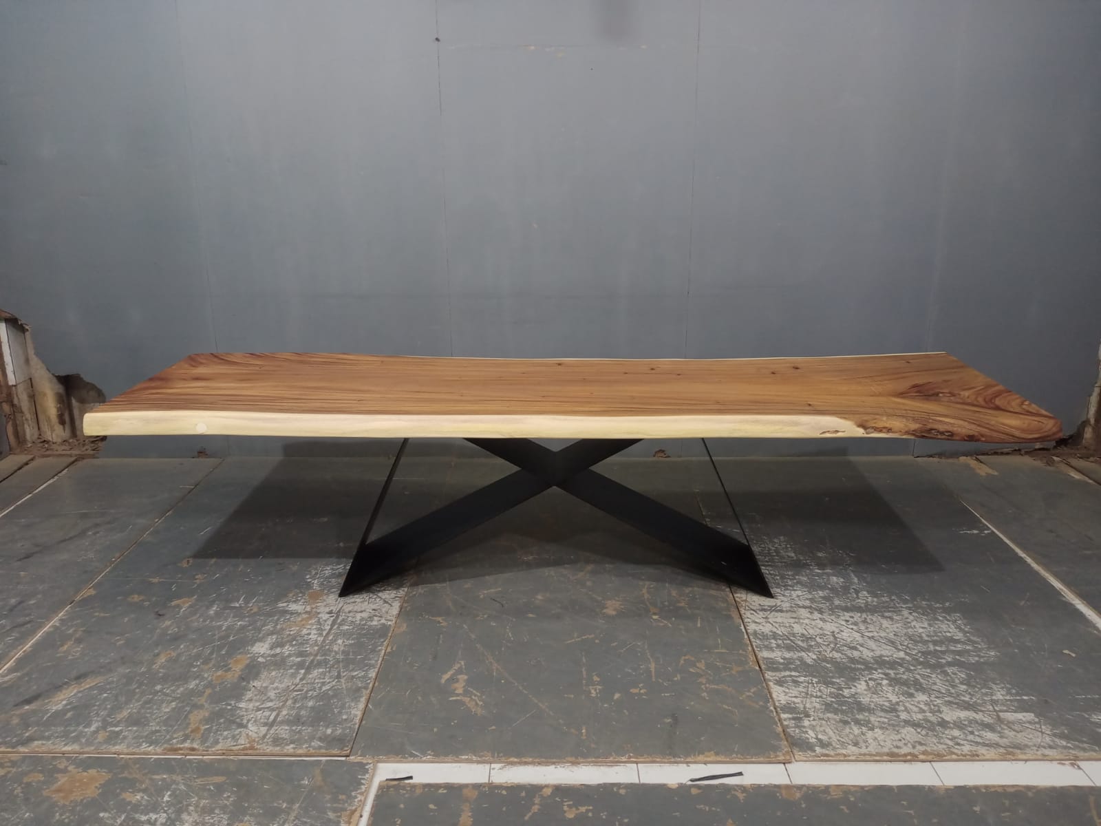 LIVE EDGE TABLES