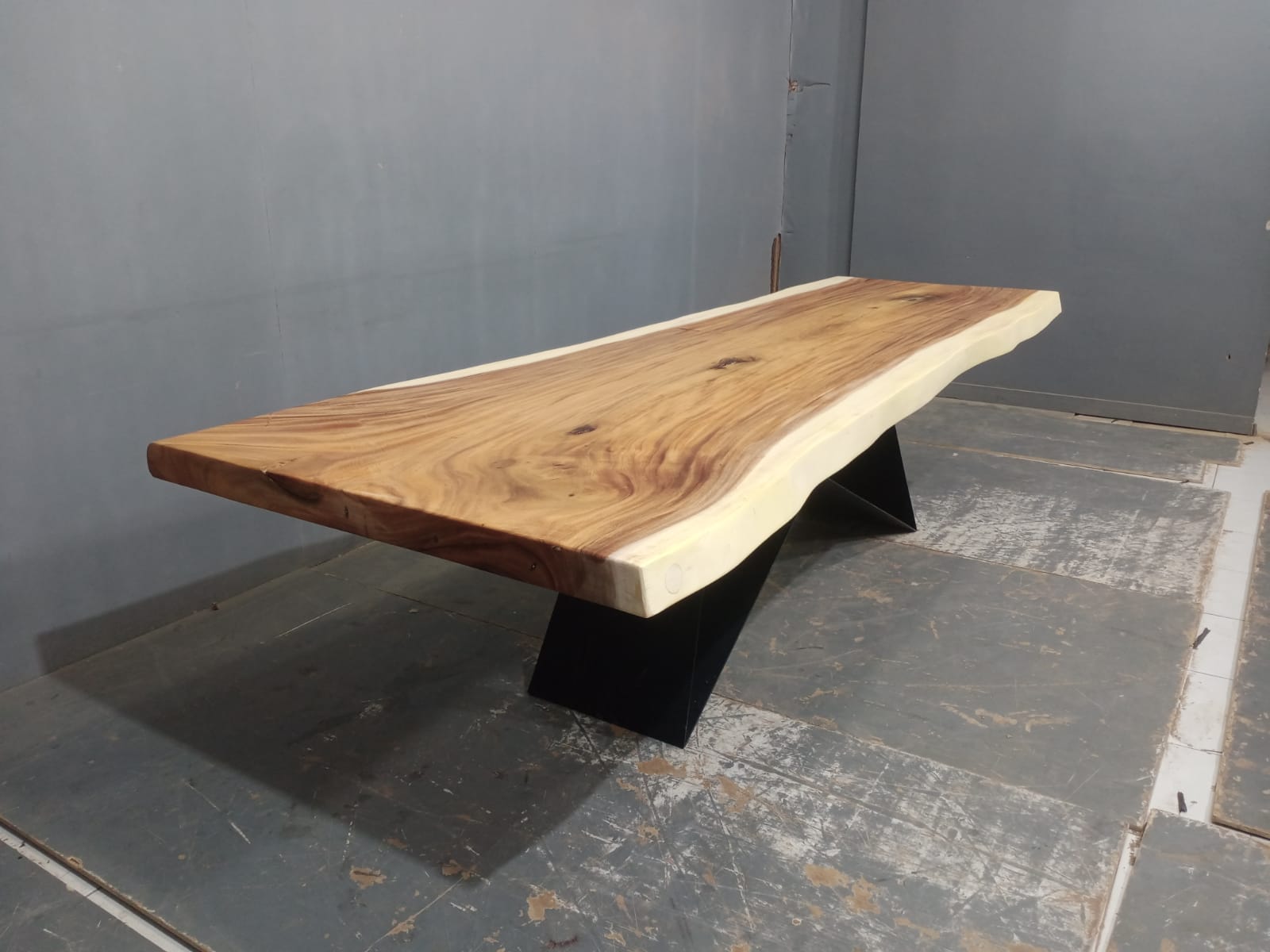 Live Edge Tables
