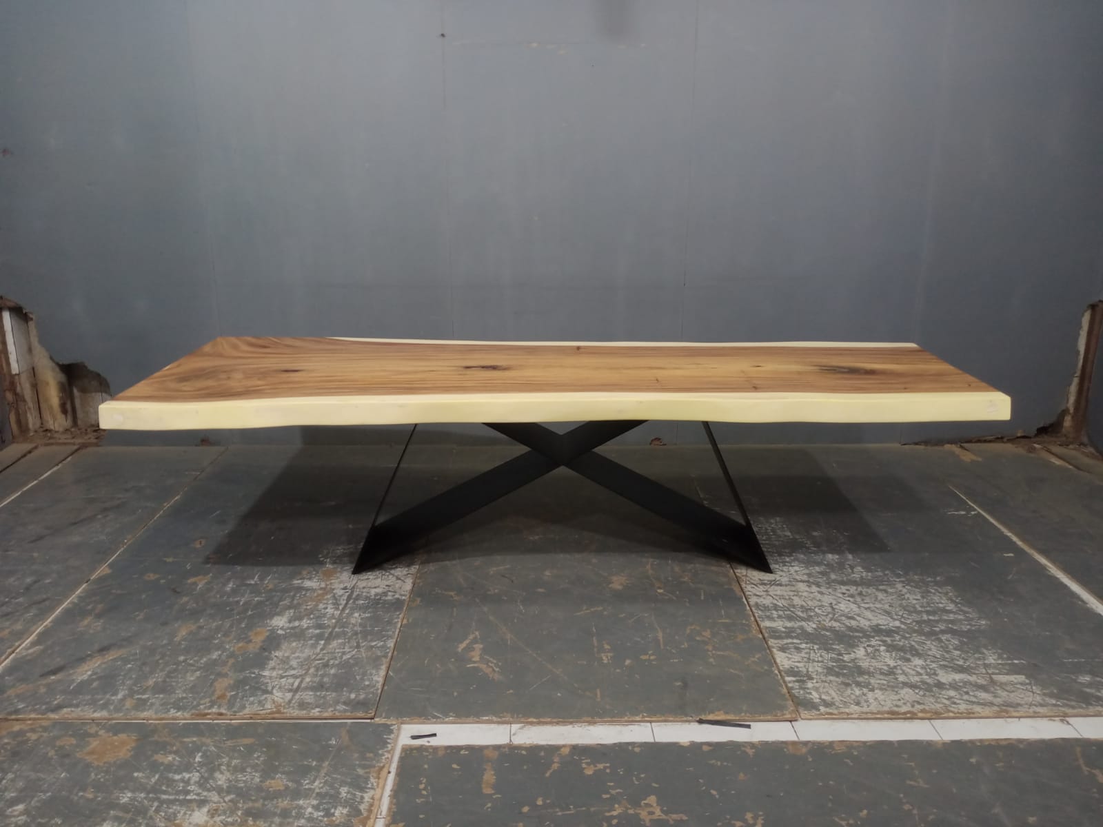 LIVE EDGE TABLES