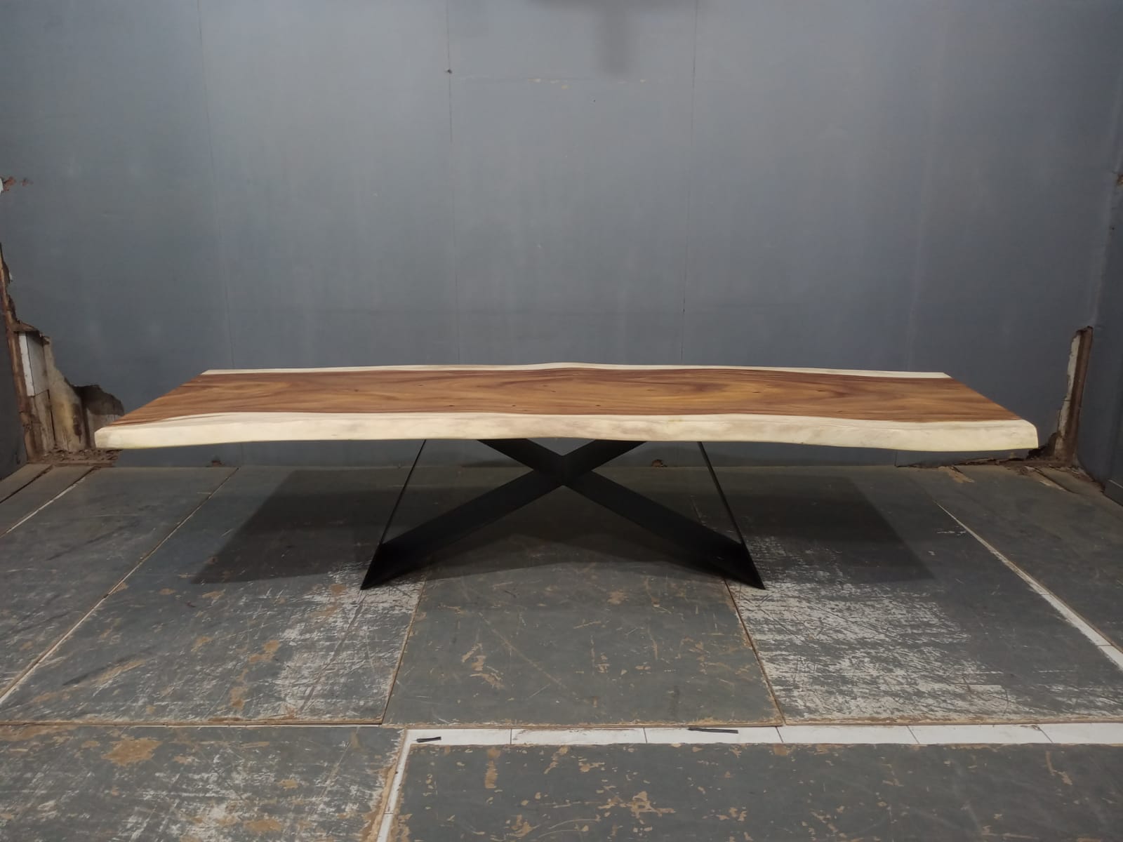 LIVE EDGE TABLES