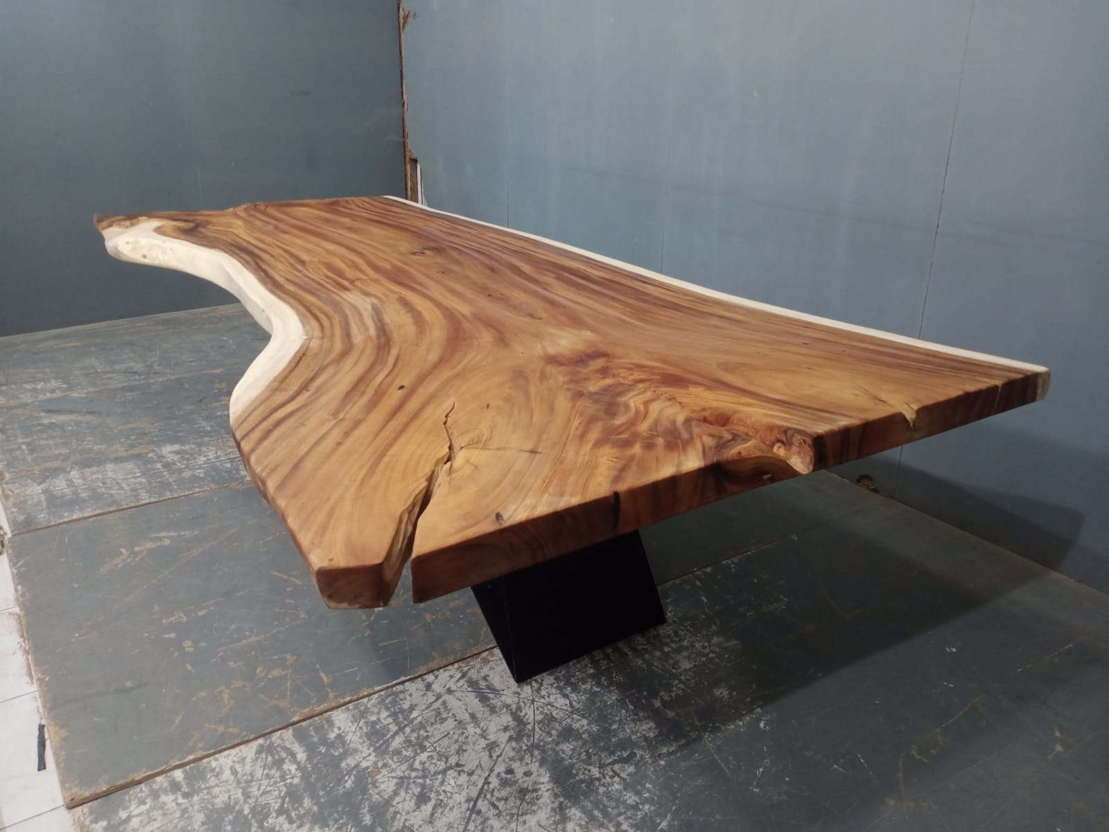 Live Edge Tables