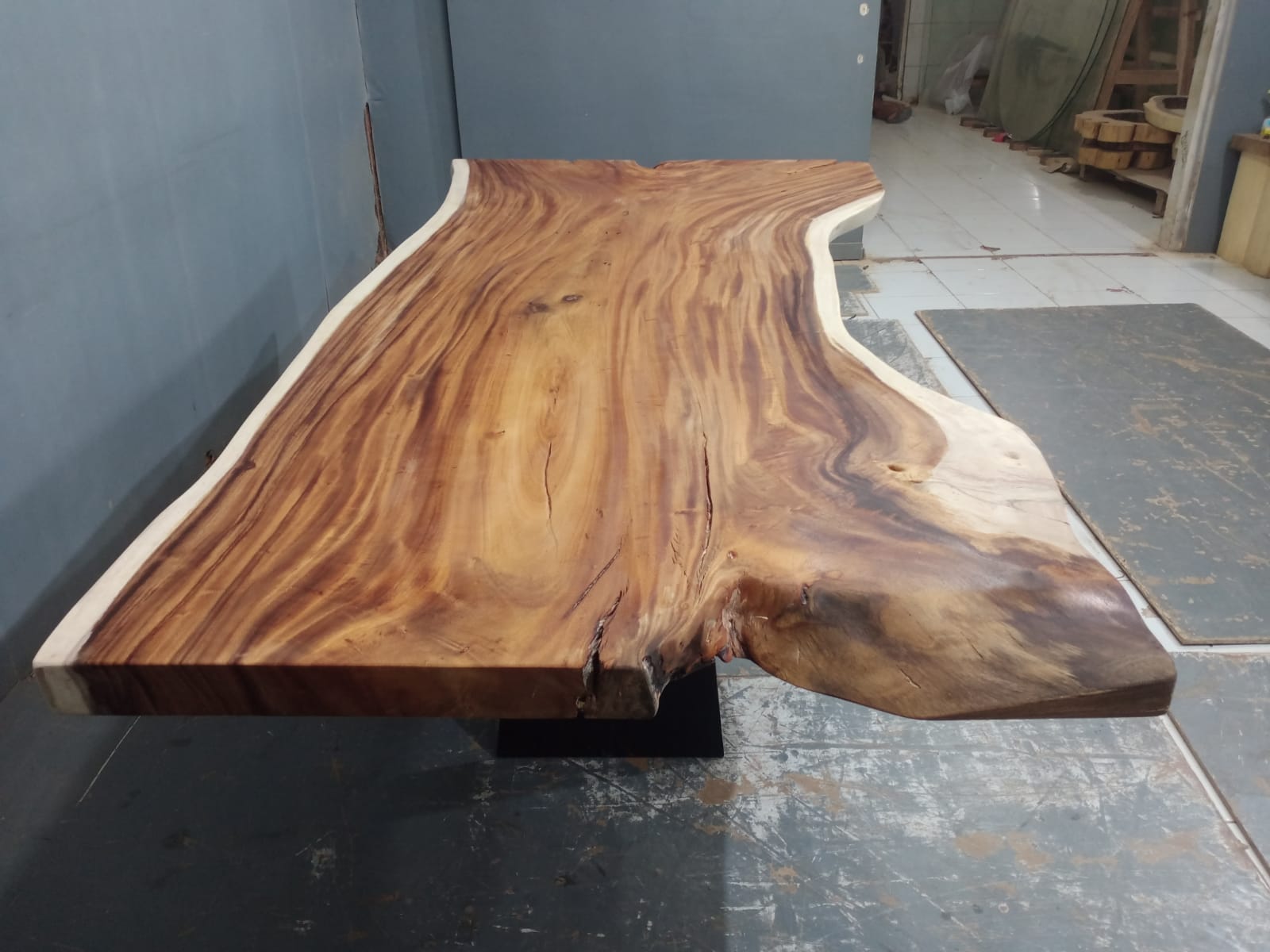 Live Edge Tables