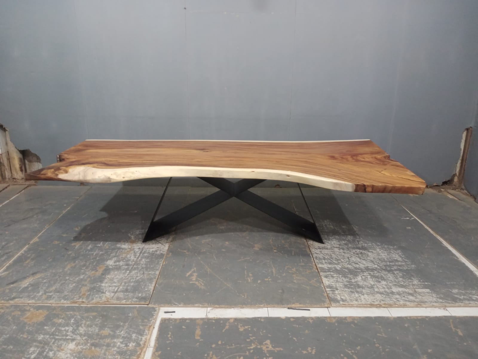 LIVE EDGE TABLES