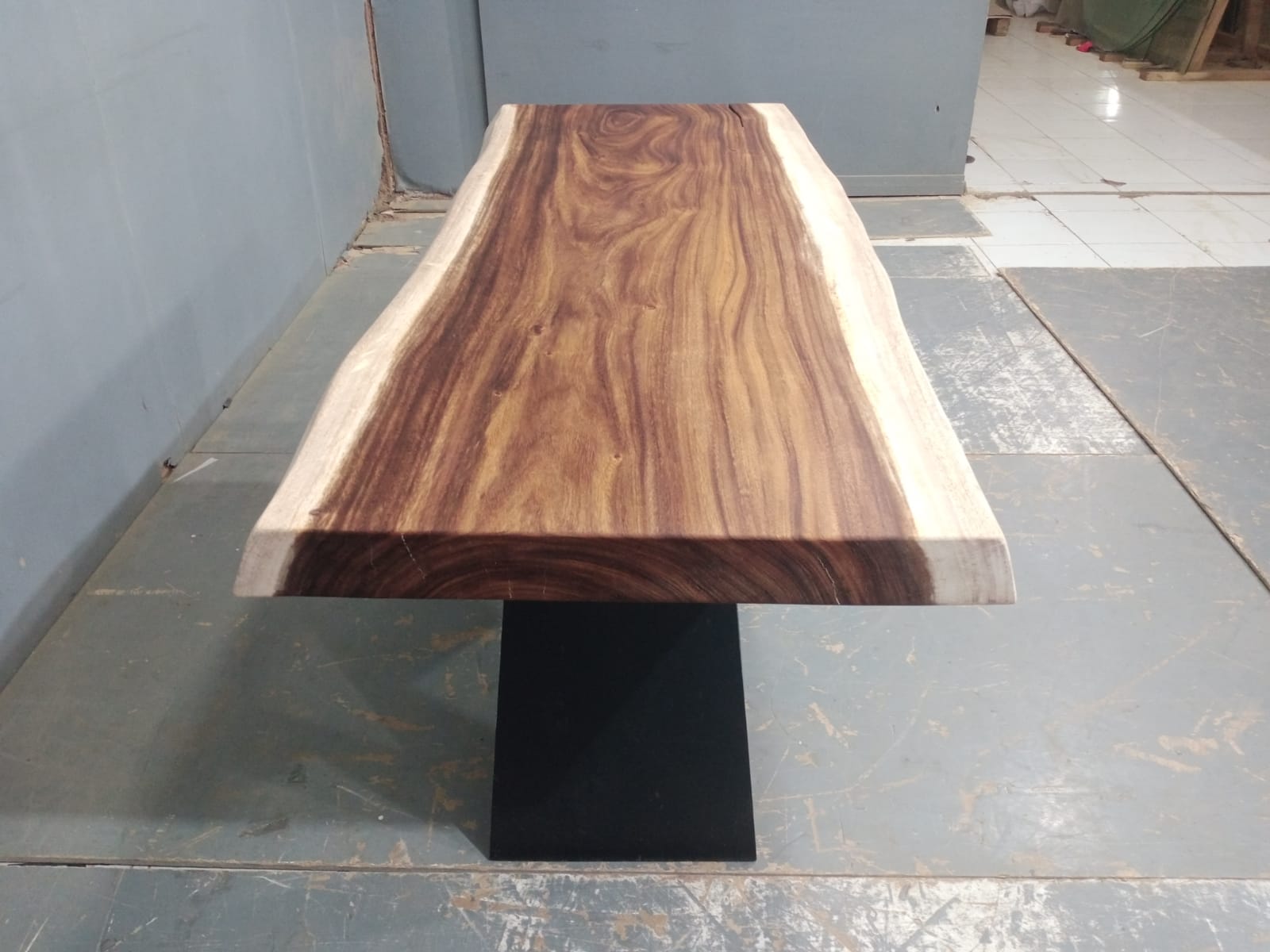 Live Edge Tables