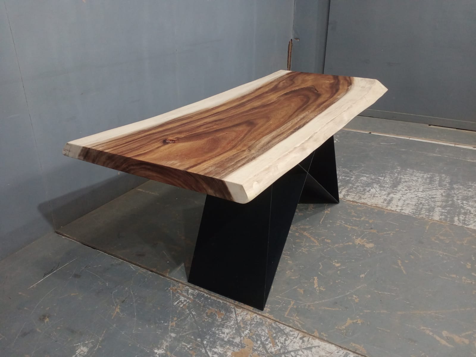 Live Edge Tables