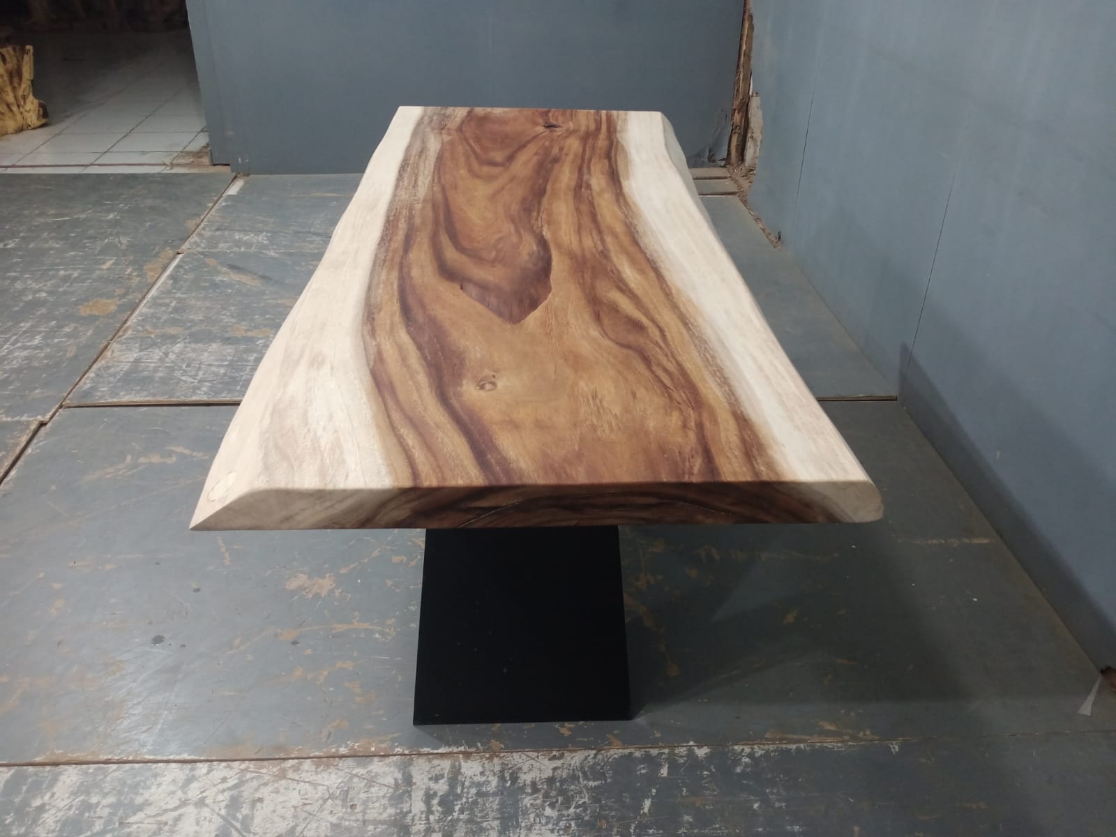 Live Edge Tables