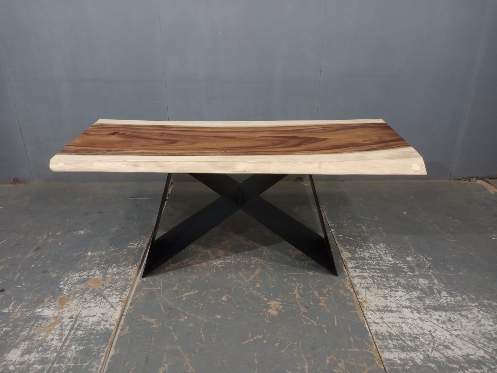 LIVE EDGE TABLES