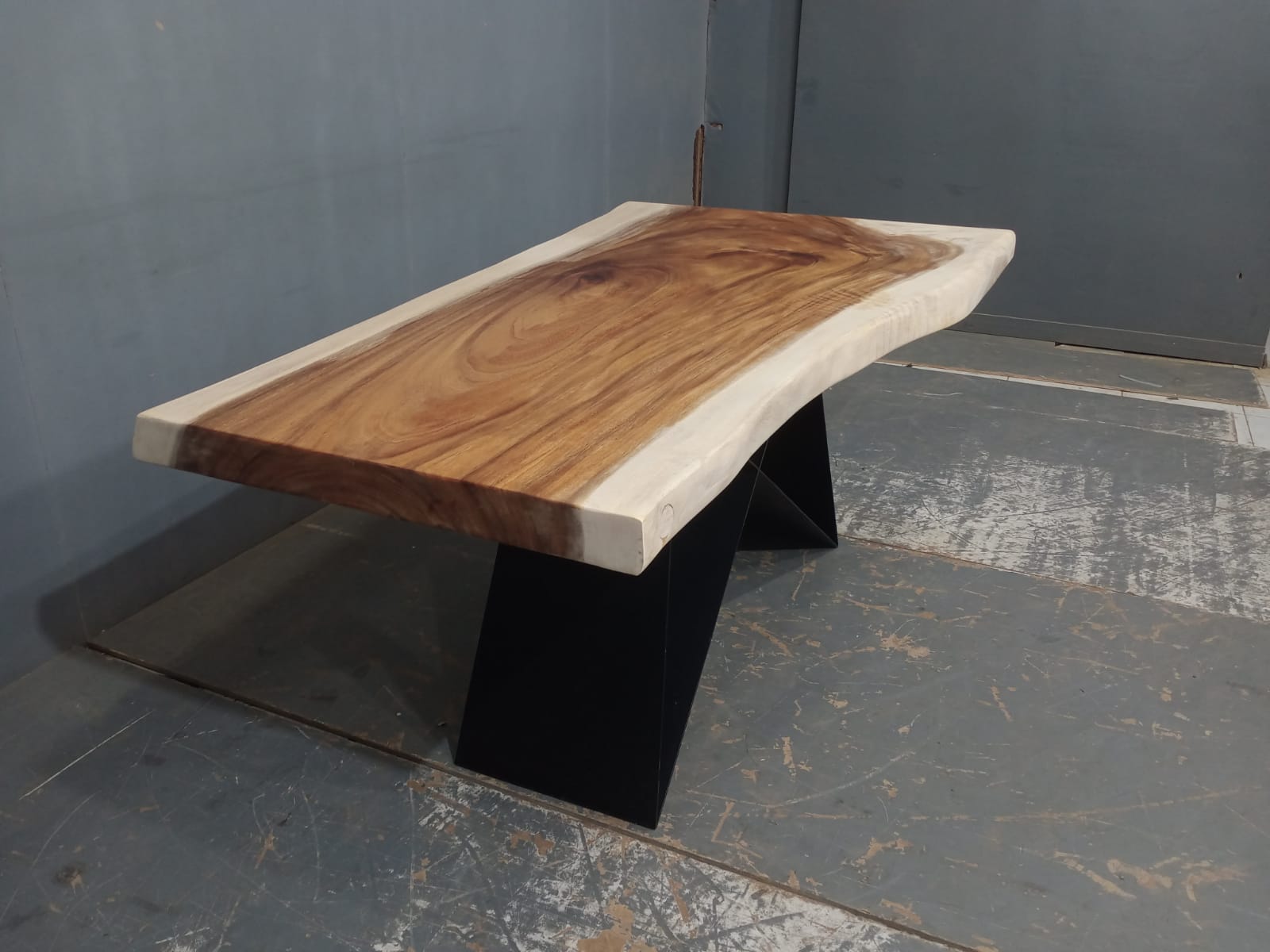 Live Edge Tables
