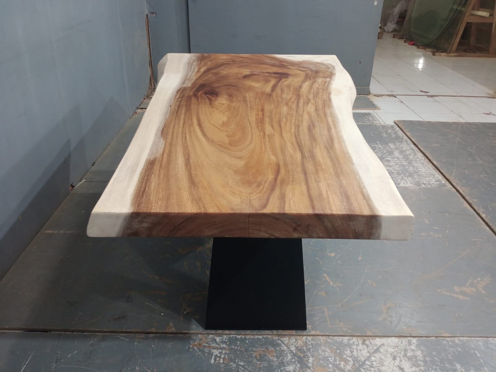 Live Edge Tables