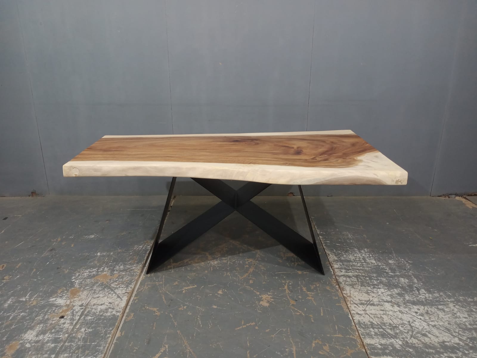 LIVE EDGE TABLES