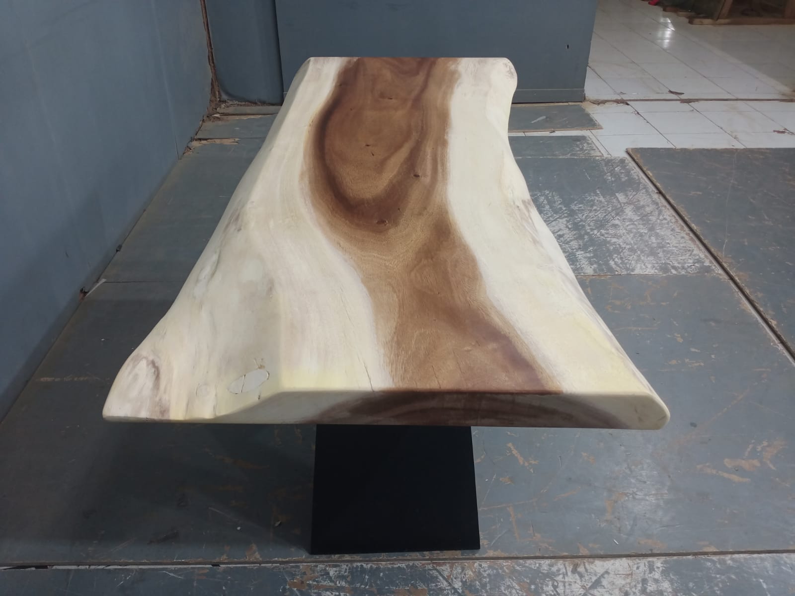 Live Edge Tables