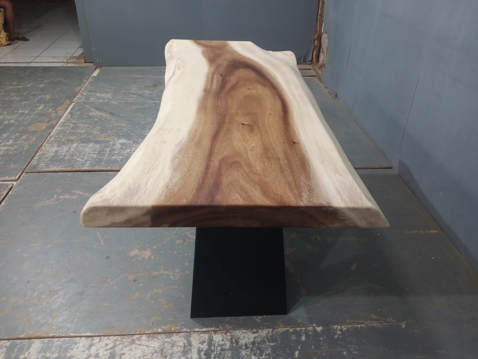 Live Edge Tables