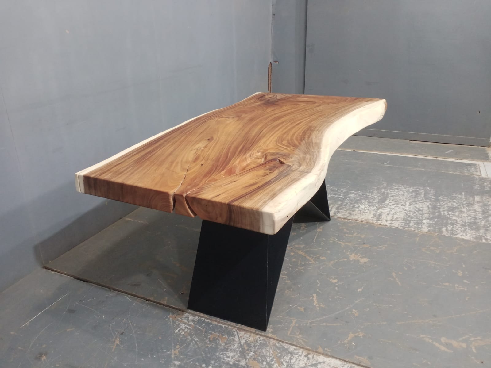Live Edge Tables