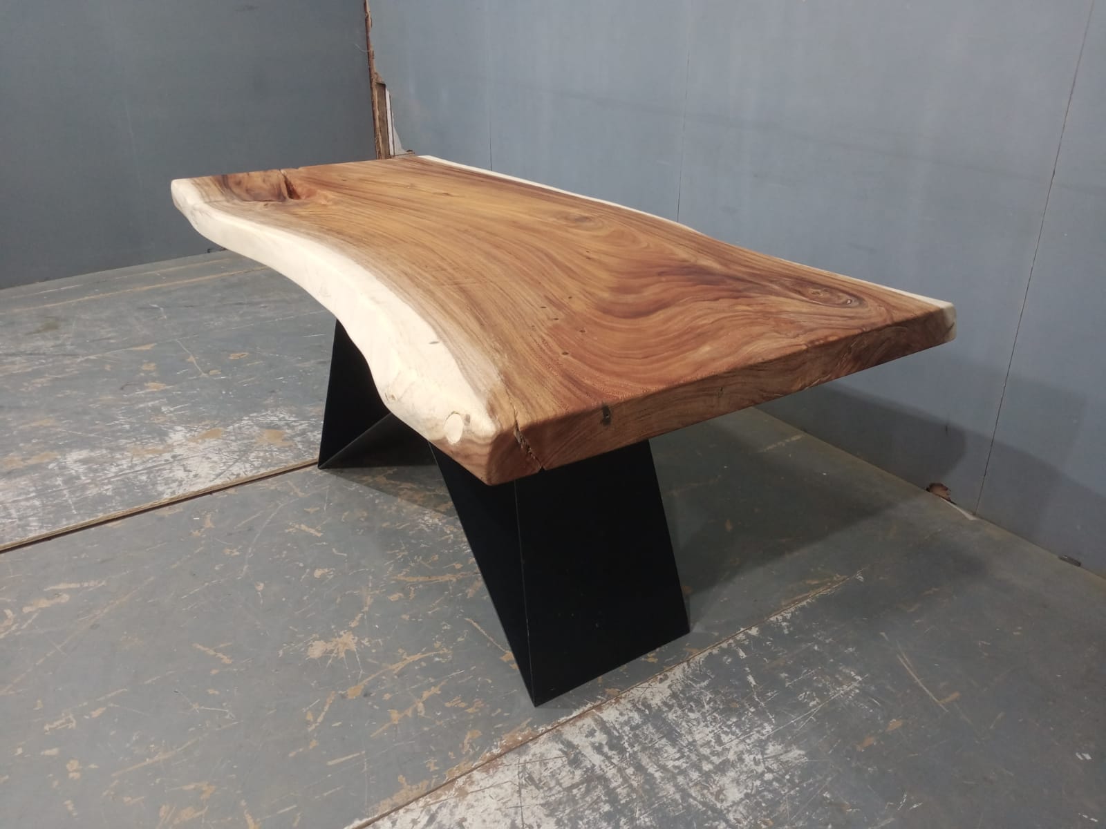 Live Edge Tables