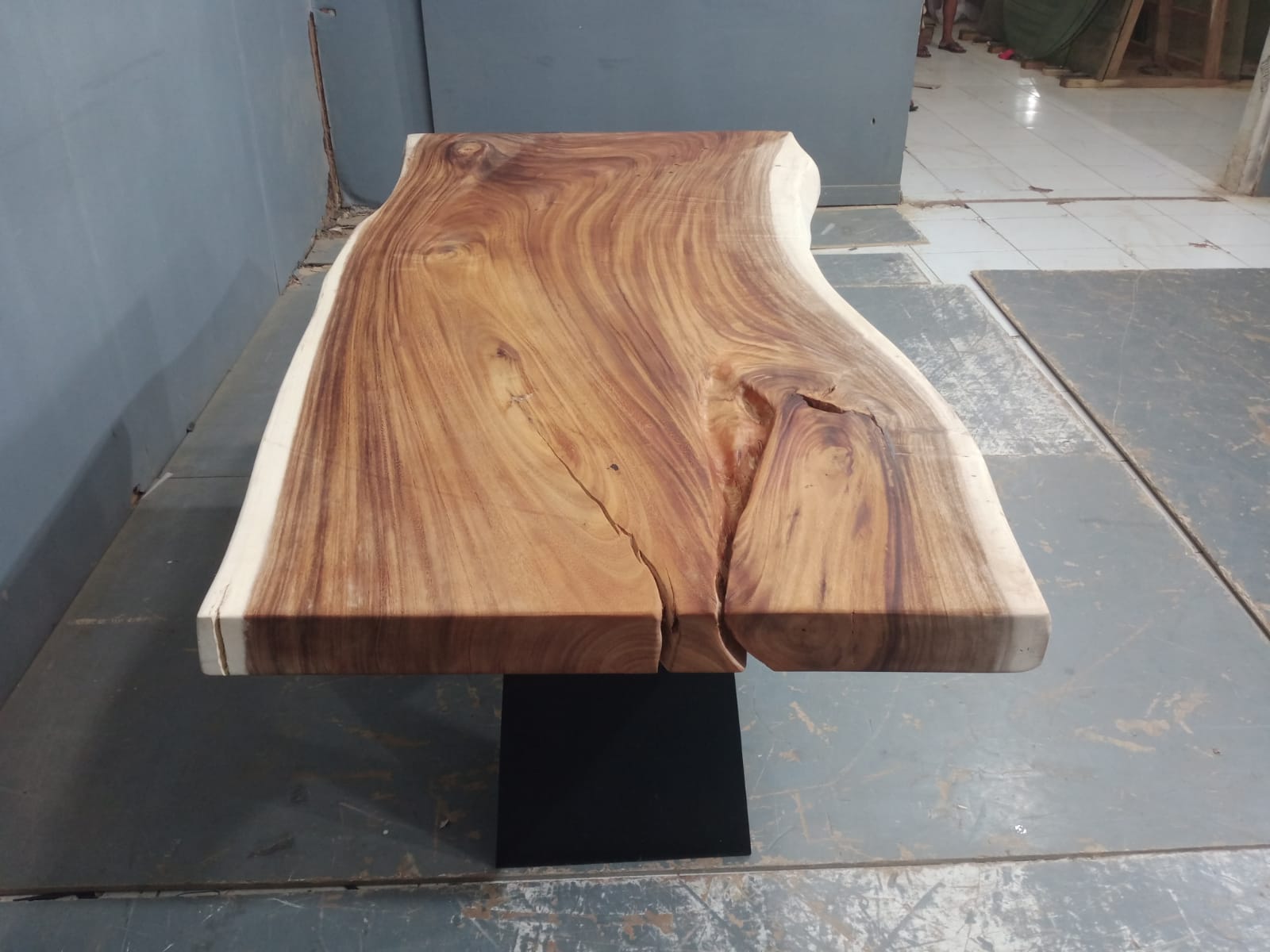 Live Edge Tables