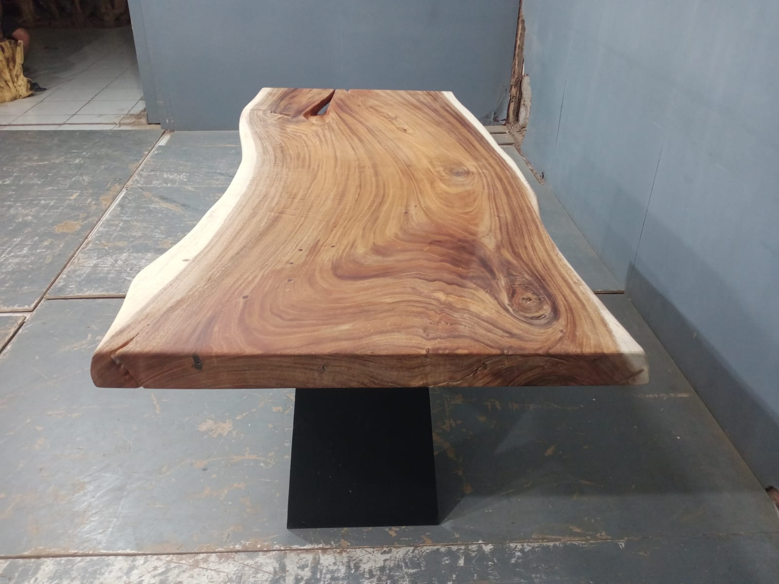Live Edge Tables