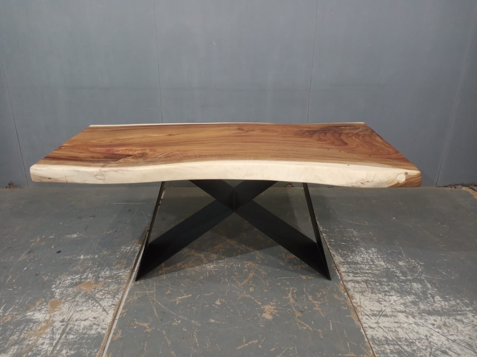 LIVE EDGE TABLES