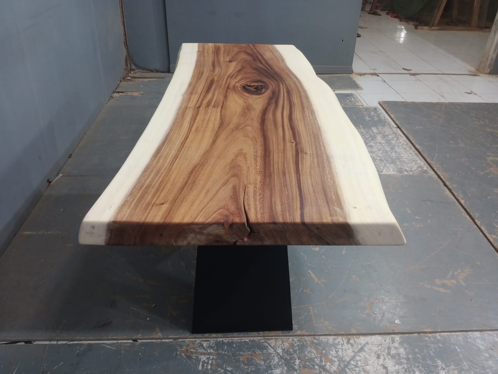 Live Edge Tables