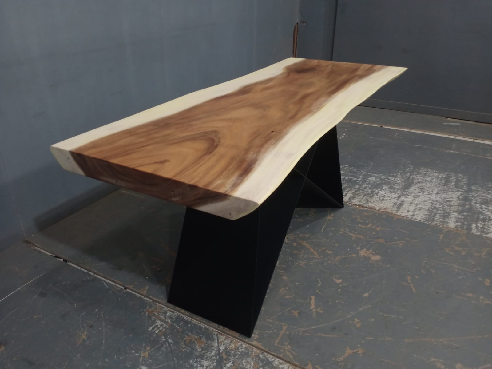 Live Edge Tables