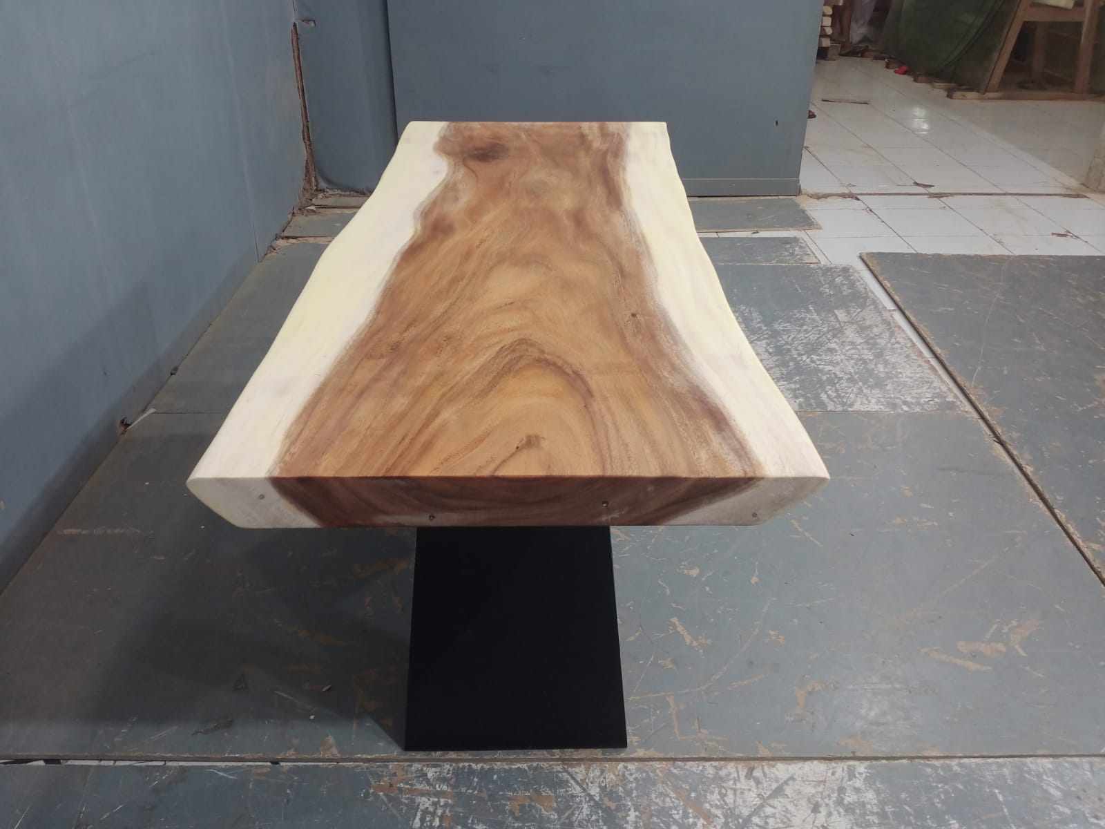 Live Edge Tables