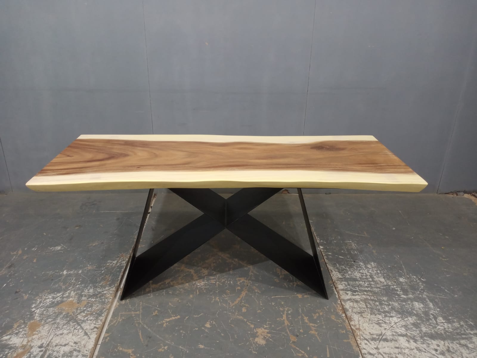 LIVE EDGE TABLES