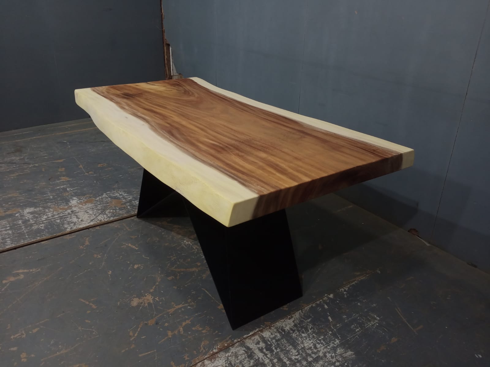 Live Edge Tables