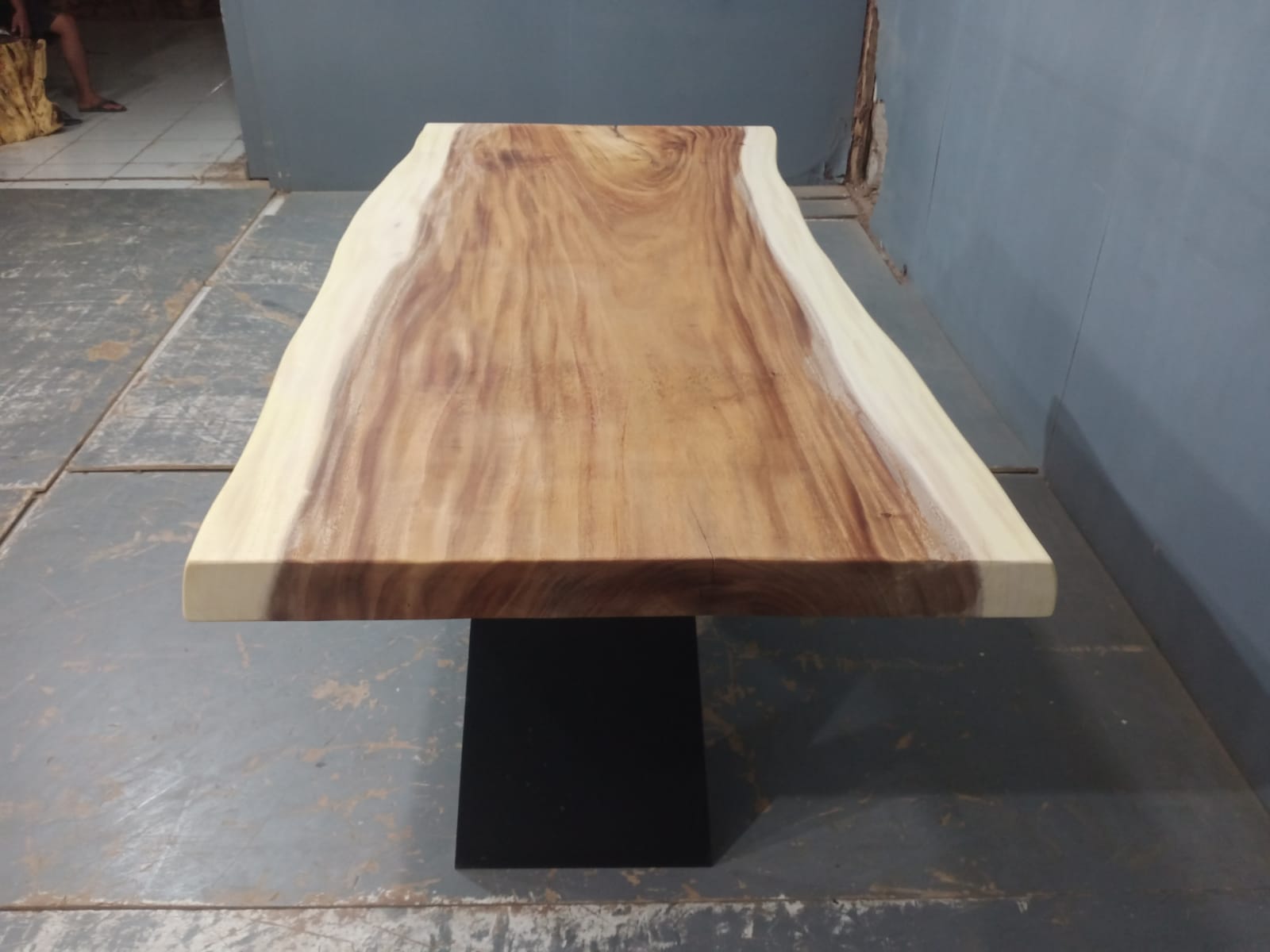 Live Edge Tables