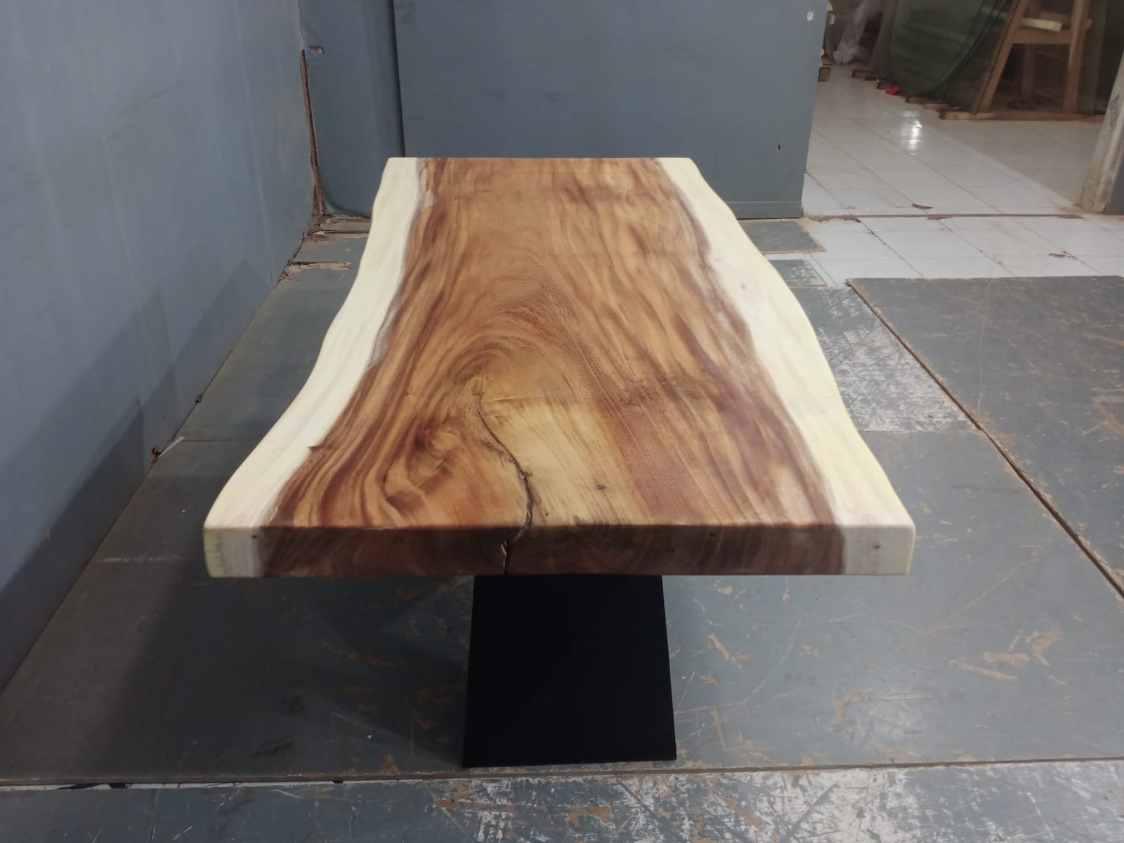 Live Edge Tables