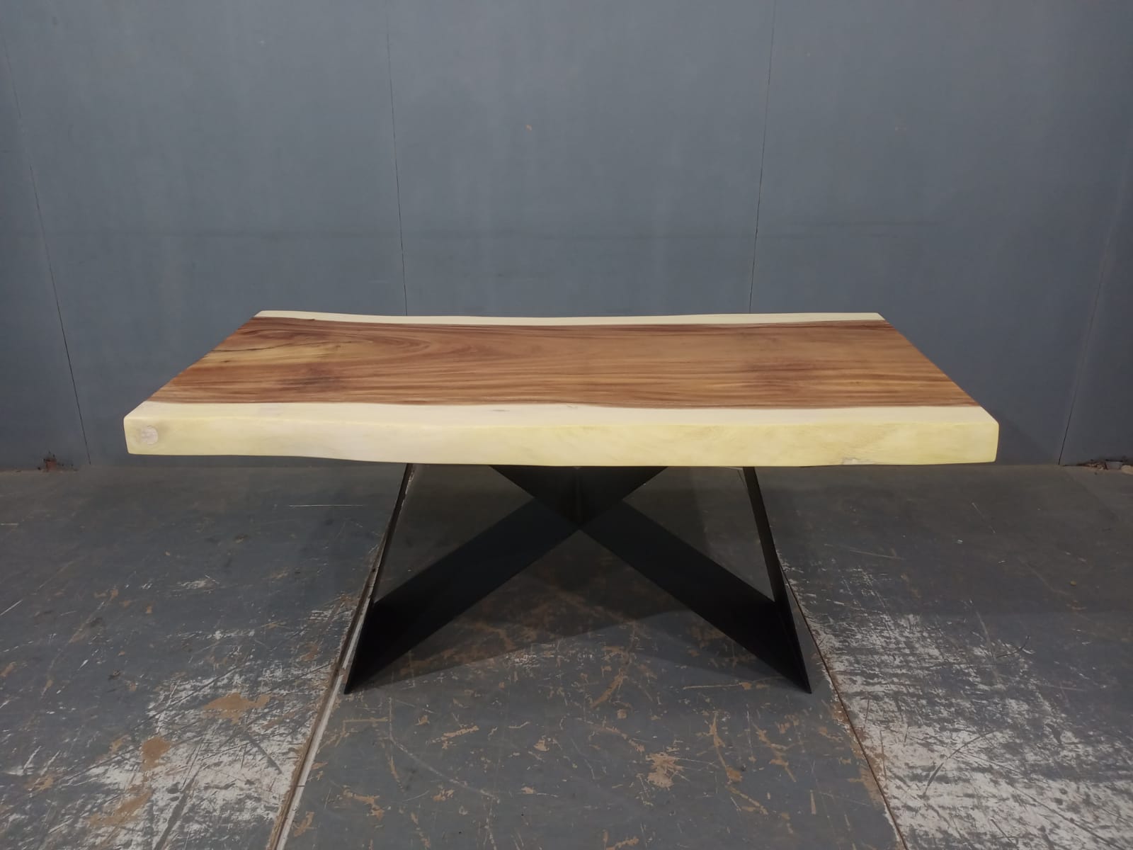 LIVE EDGE TABLES