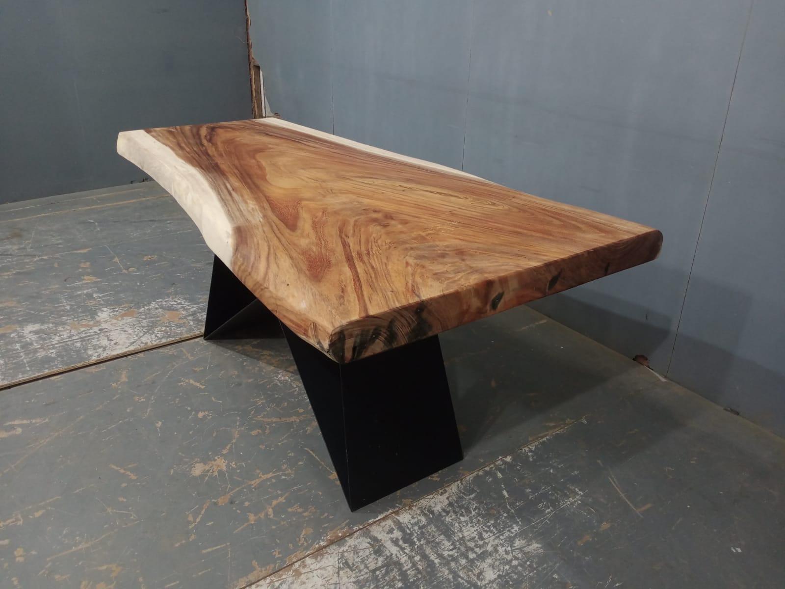 Live Edge Tables