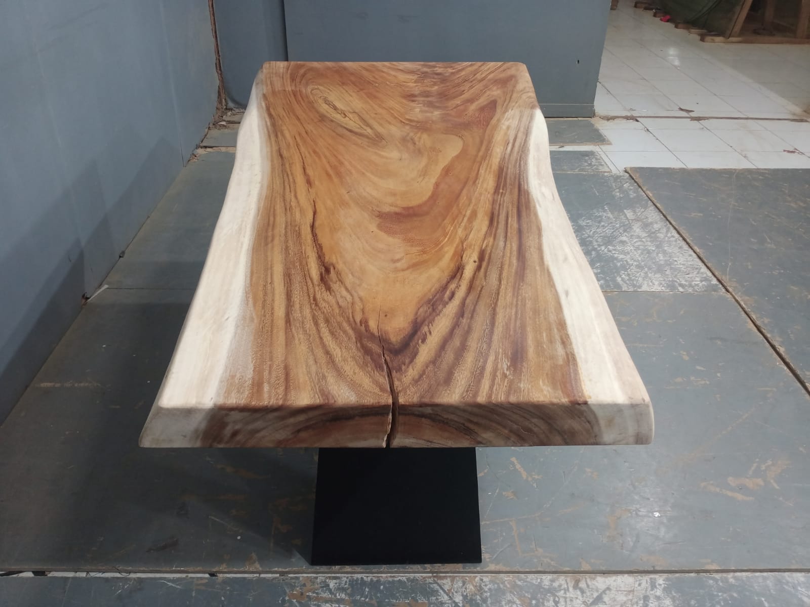Live Edge Tables