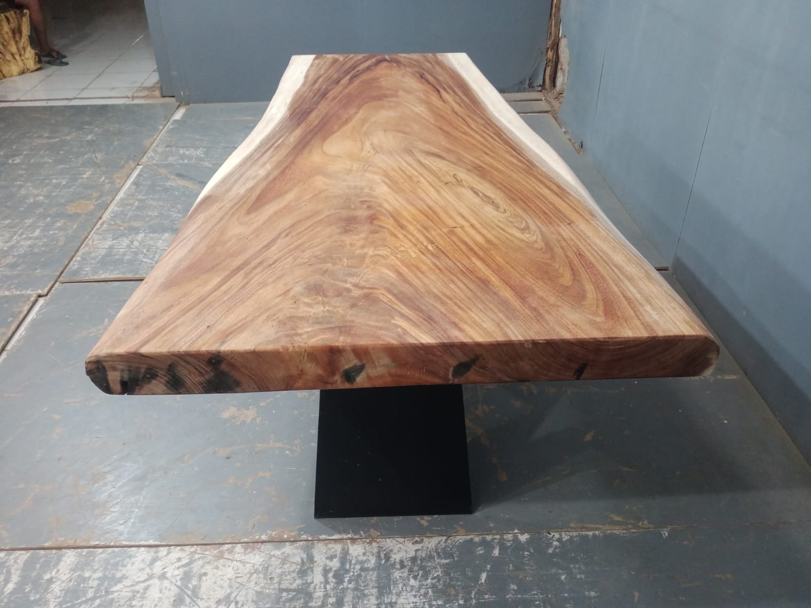 Live Edge Tables