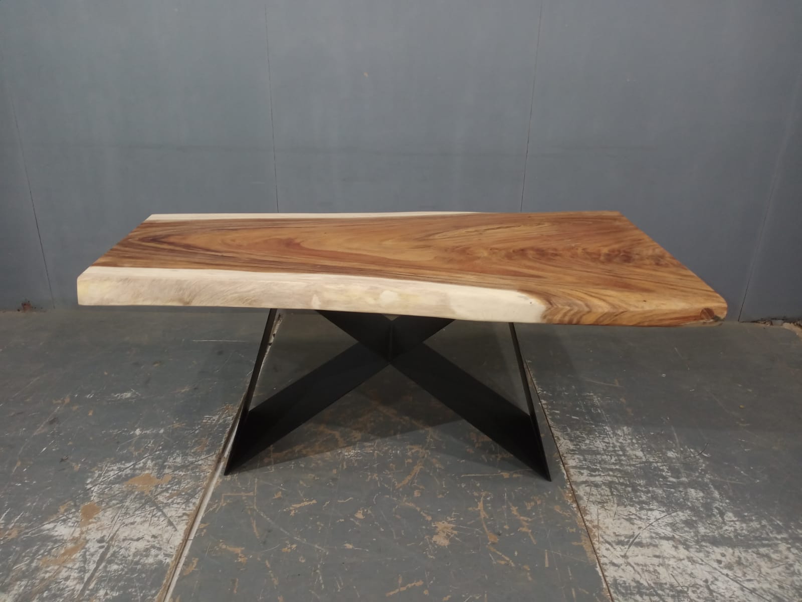 LIVE EDGE TABLES