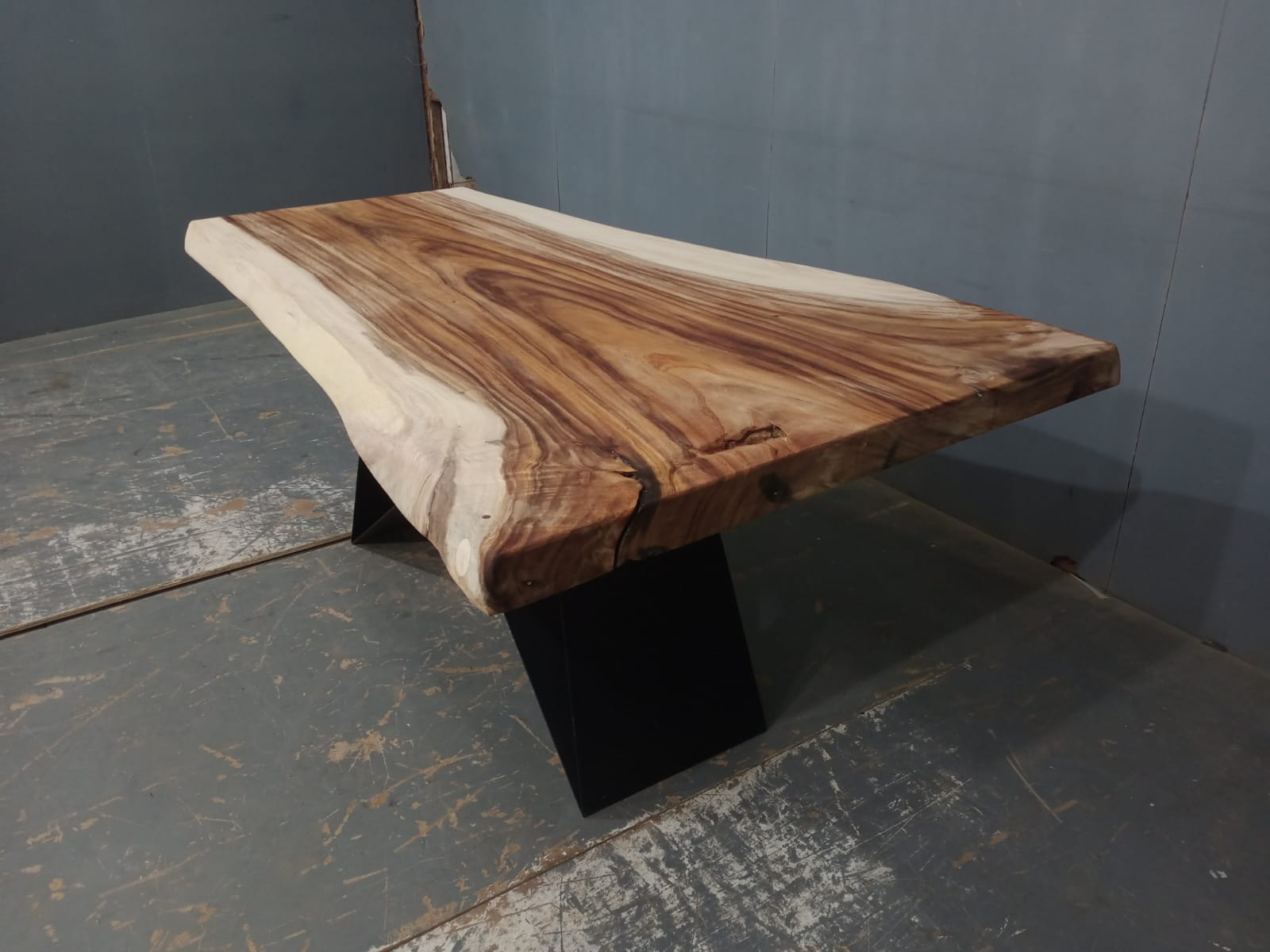Live Edge Tables