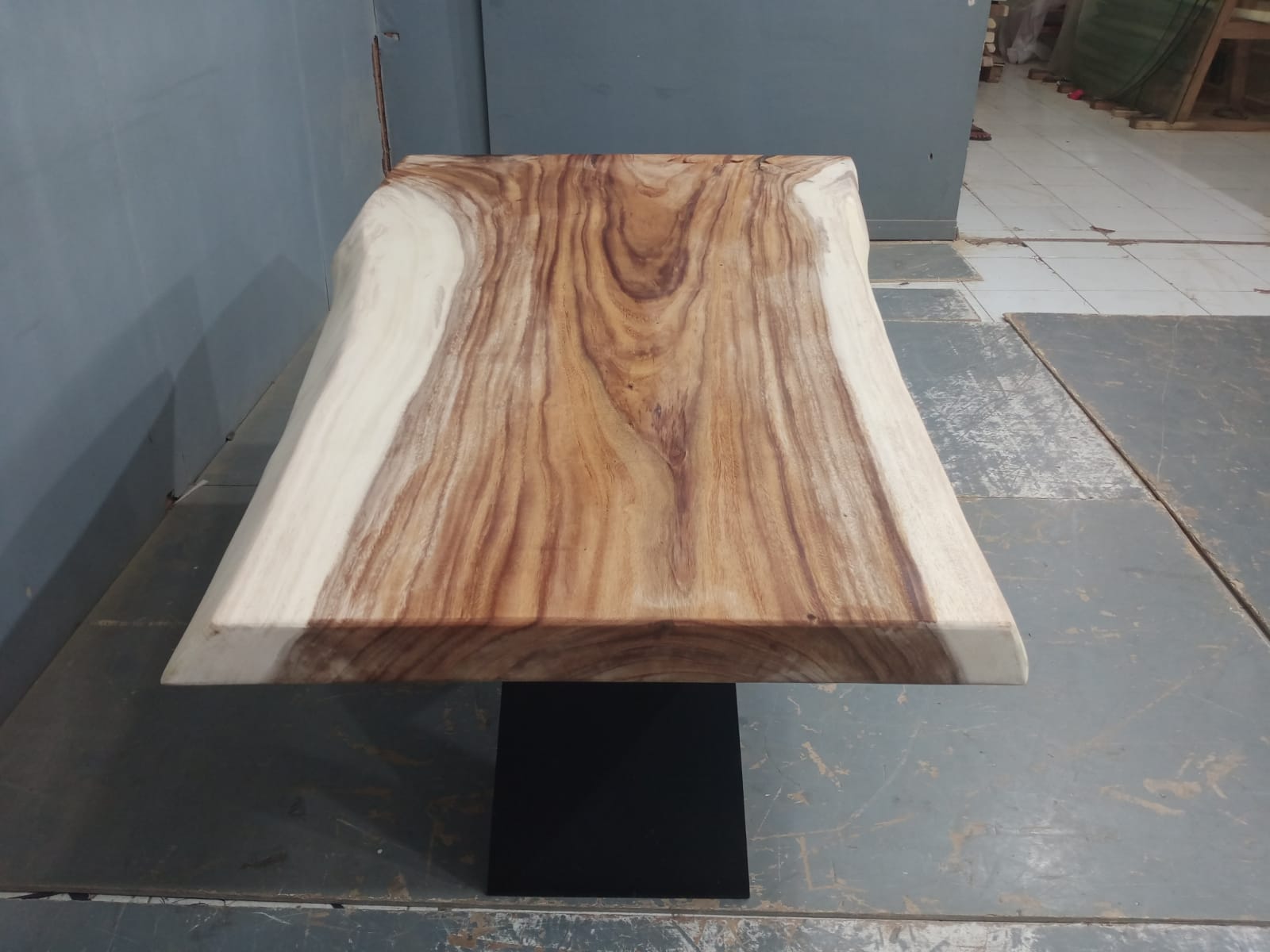 Live Edge Tables