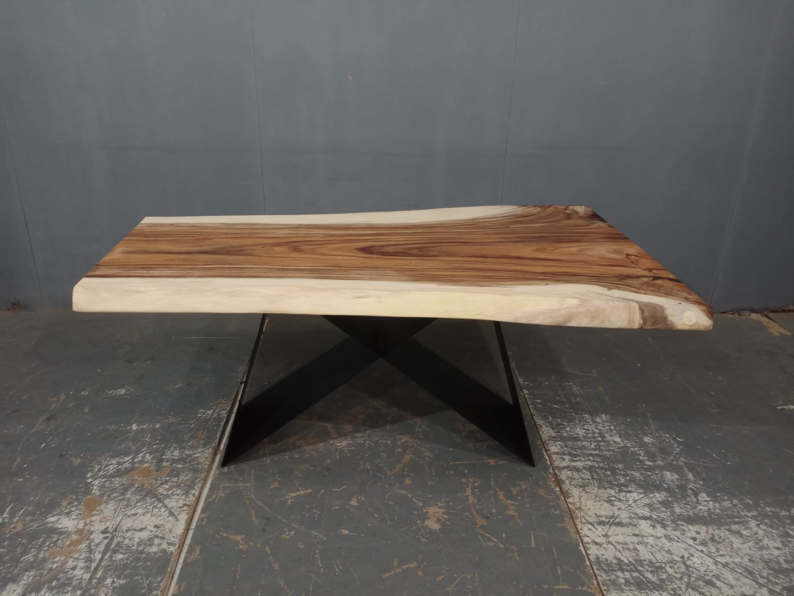 LIVE EDGE TABLES