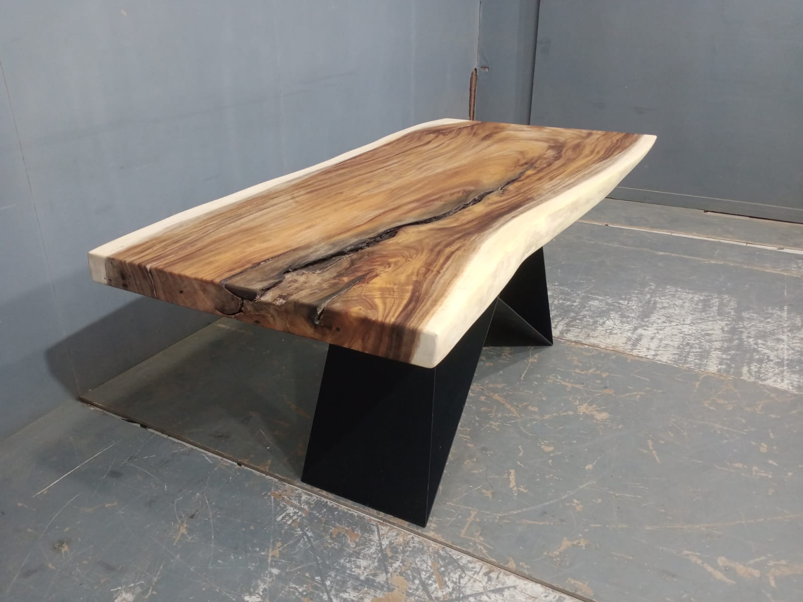 Live Edge Tables