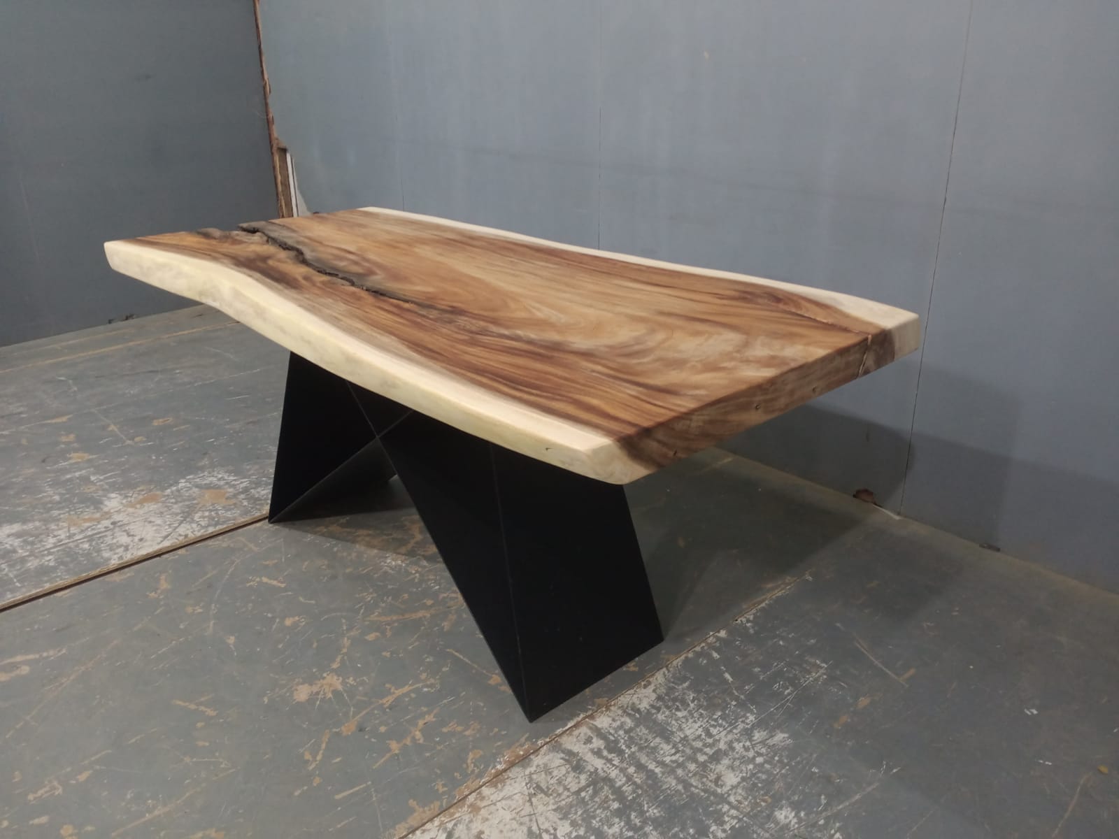 Live Edge Tables