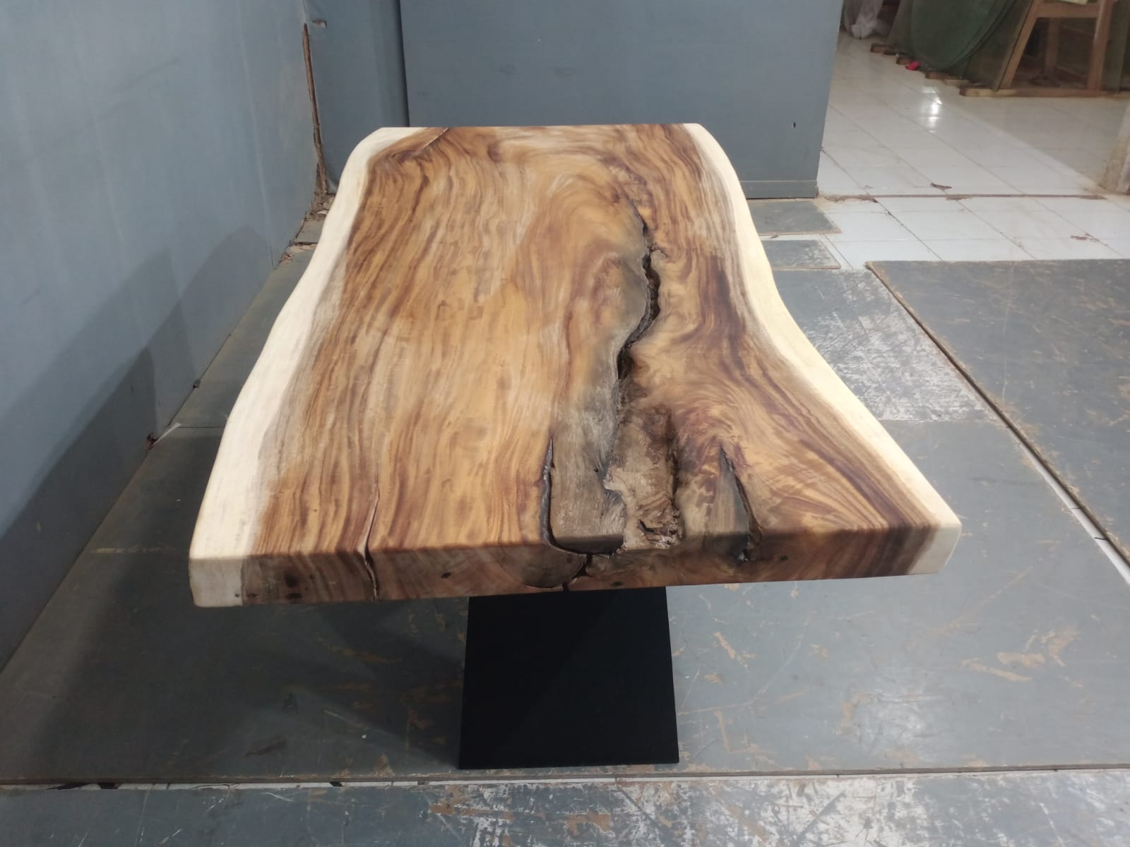 Live Edge Tables